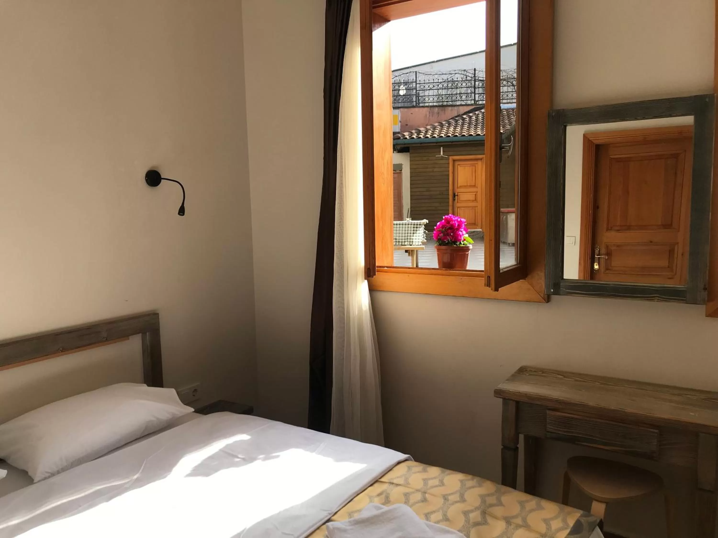 Garden, Bed in Green Mansion