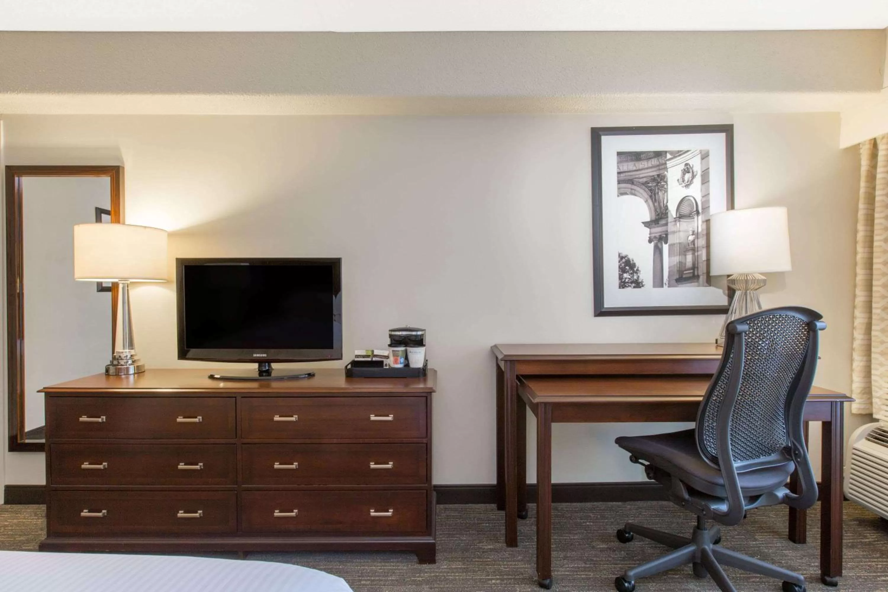 Photo of the whole room in Wyndham Philadelphia-Historic District