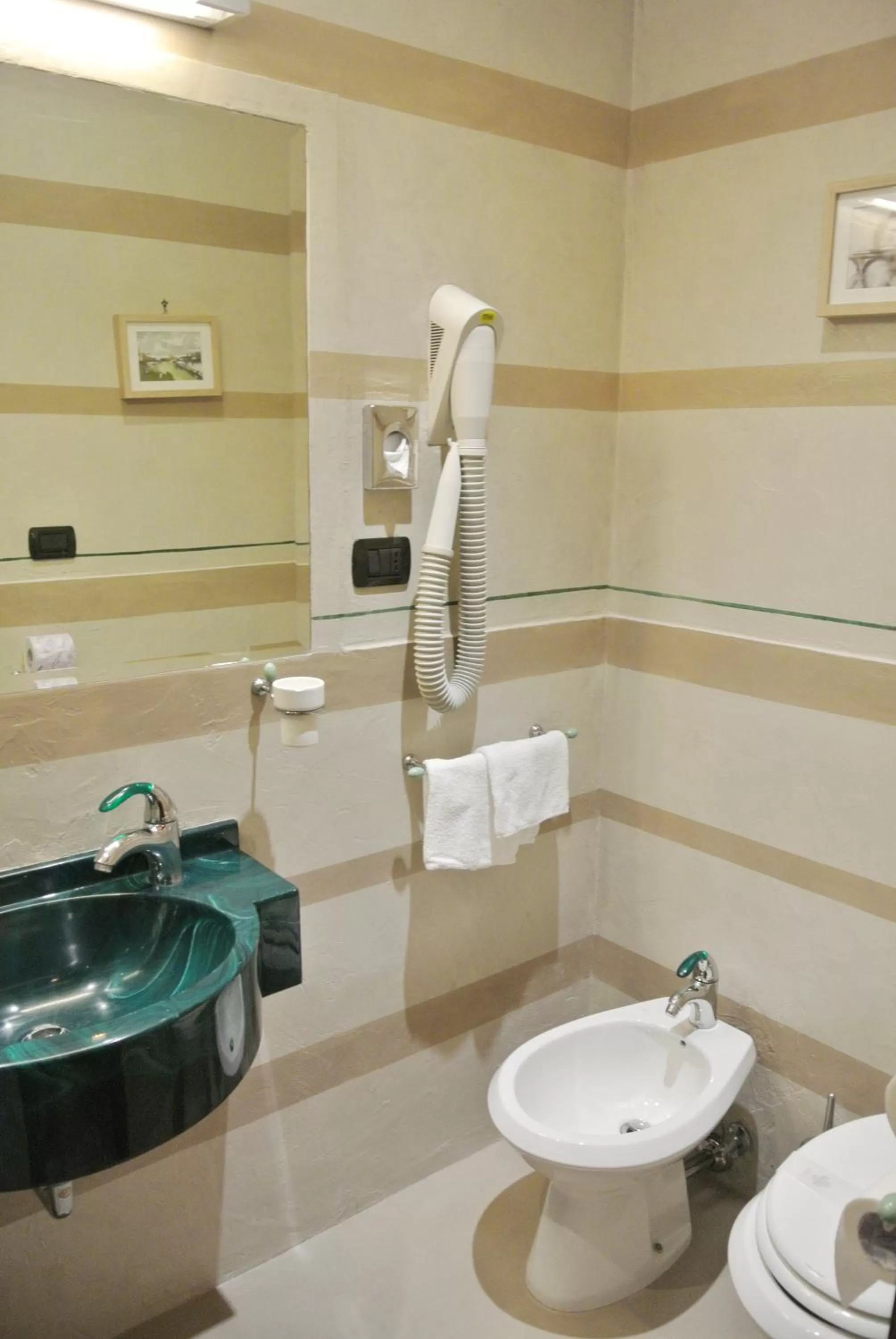 Bathroom in Hotel Kent