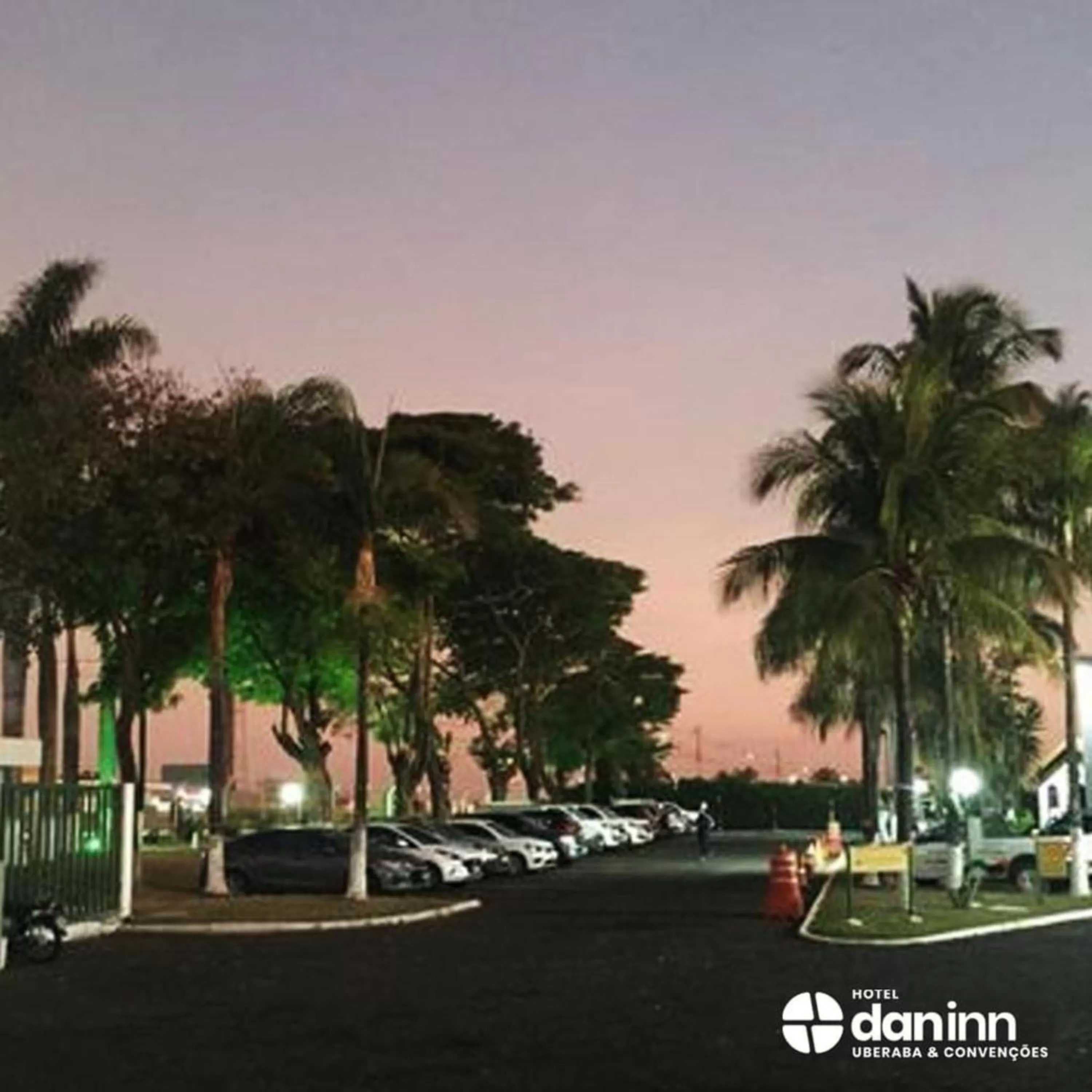 Parking in Hotel Dan Inn Uberaba & Convenções By Nacional Inn