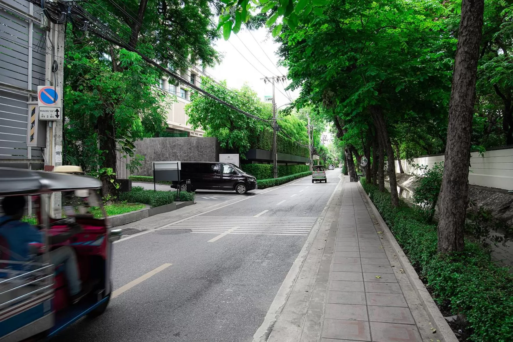 Property building in Benviar Tonson Residence