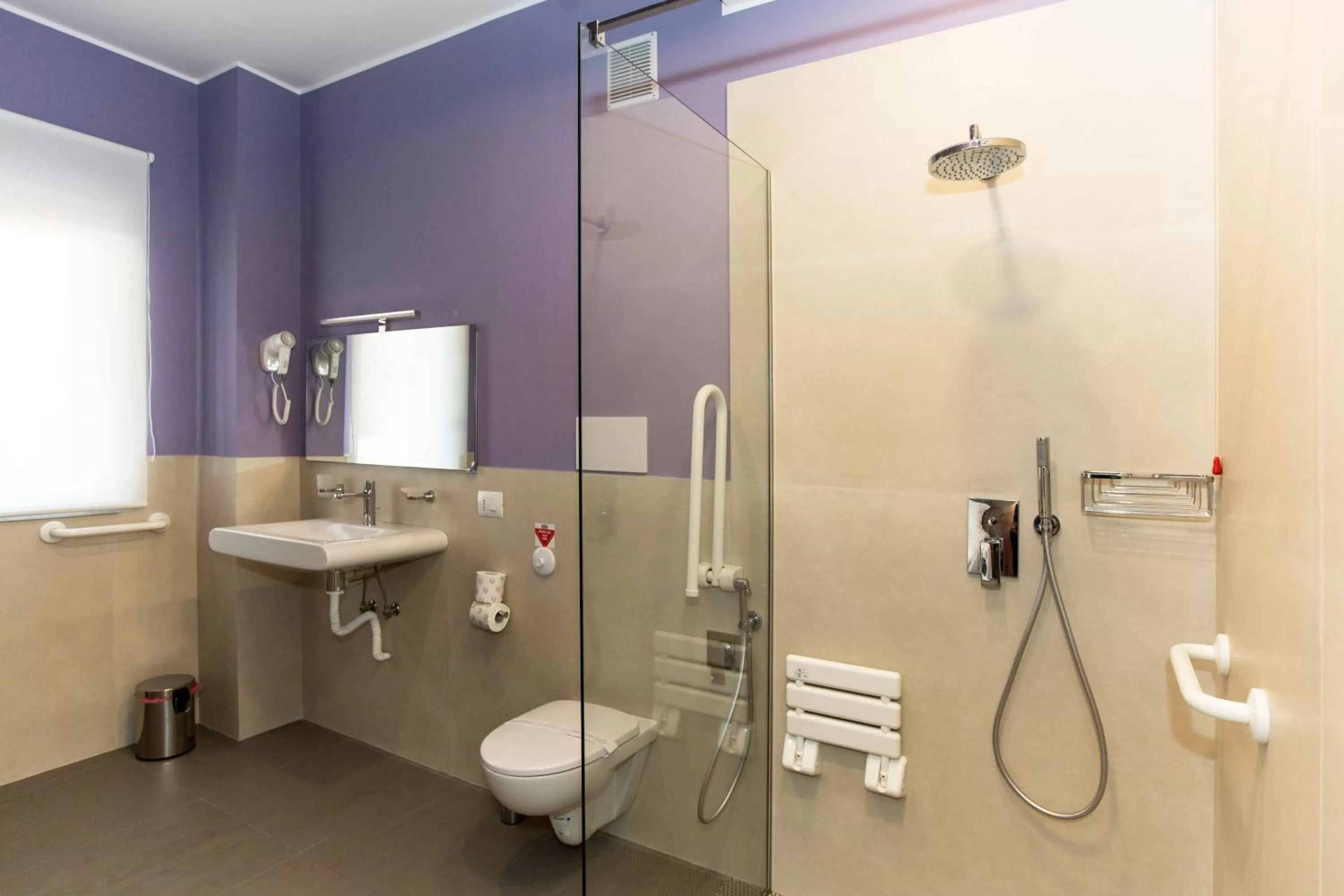 Shower in Malù Suites