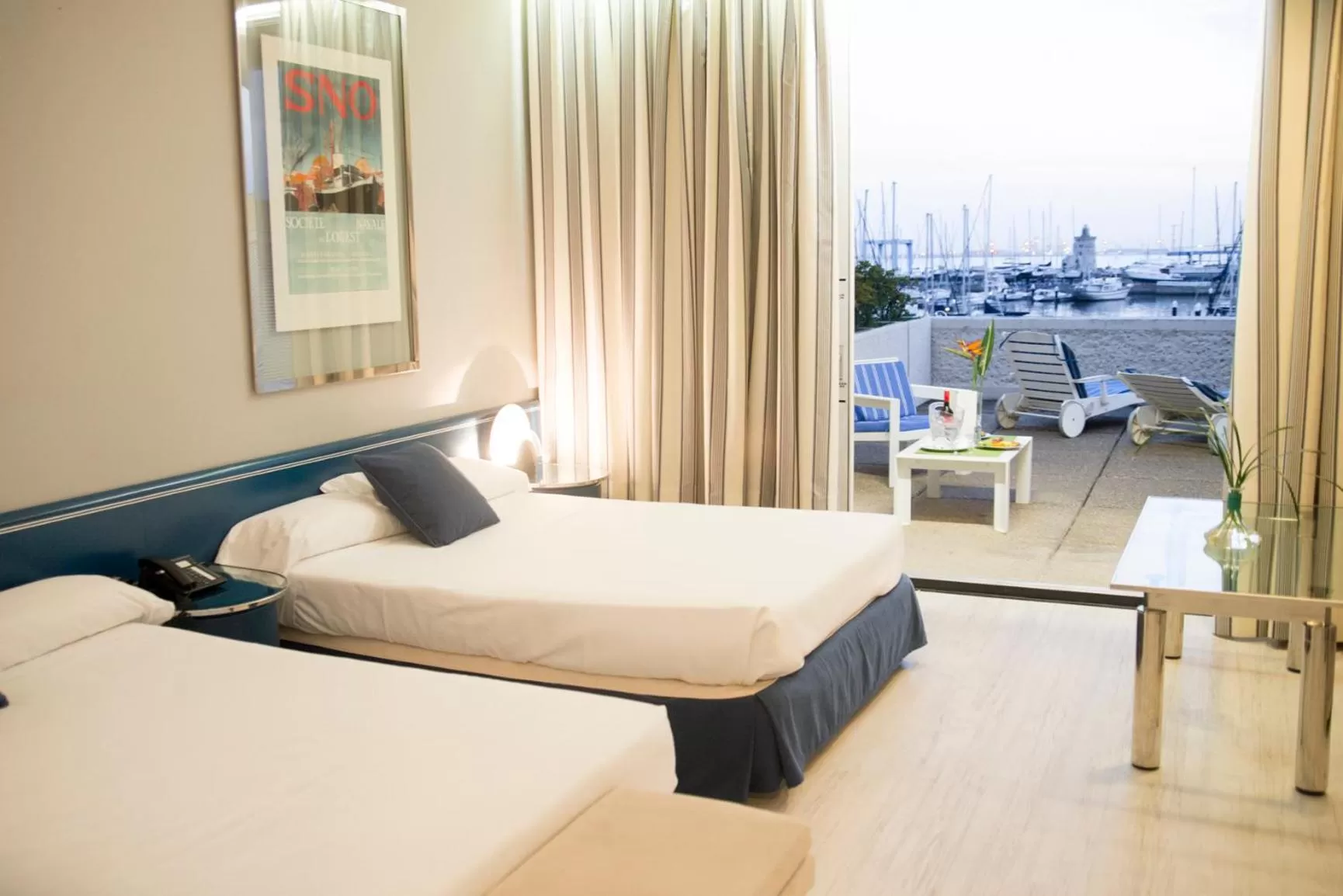 Sea view, Bed in Hotel Puerto Sherry