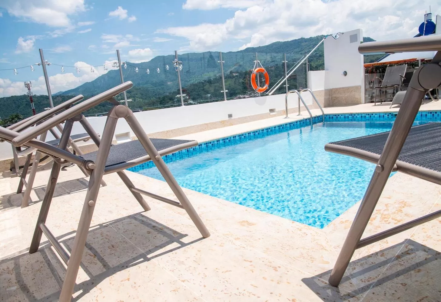 Swimming pool in Hotel Grand H&R