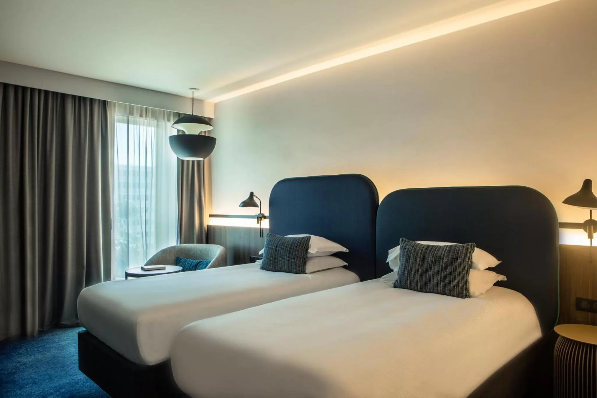 Photo of the whole room, Bed in Crowne Plaza - Nice - Grand Arenas by IHG