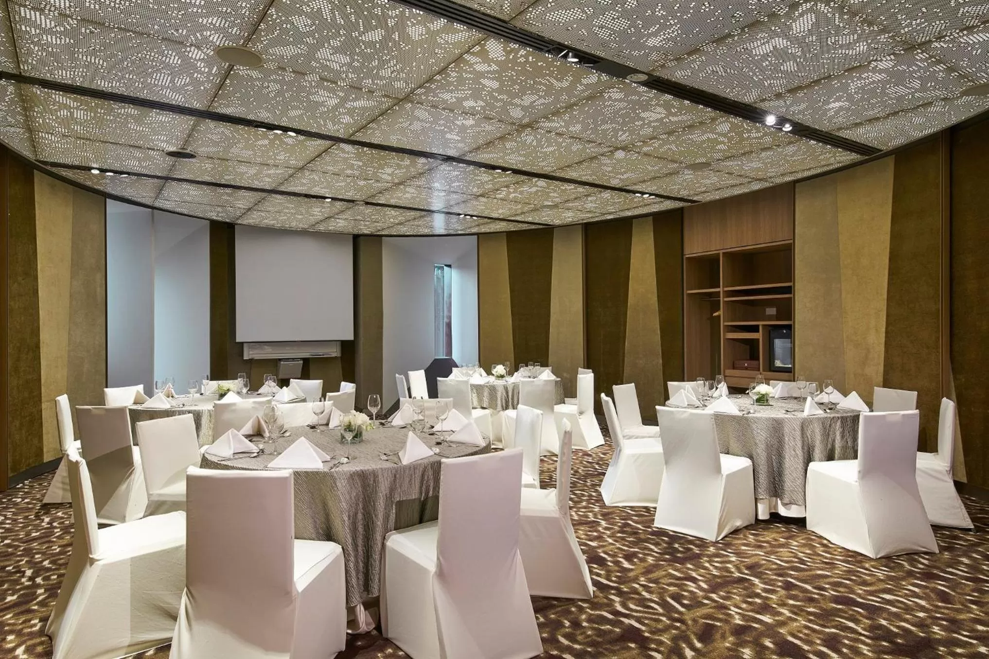 Meeting/conference room in Crowne Plaza Changi Airport by IHG
