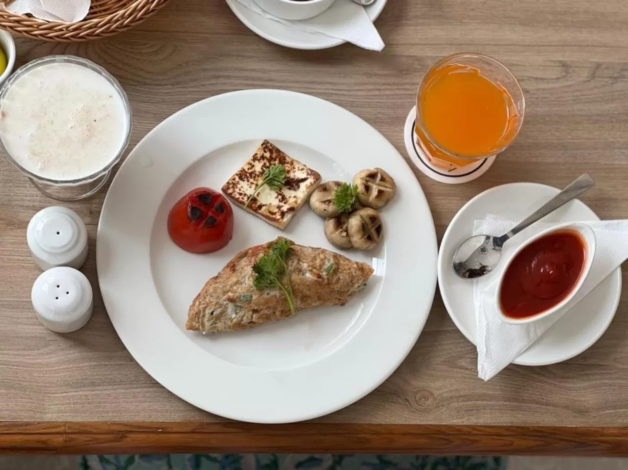 Food and drinks in Terrakotta Rishikesh