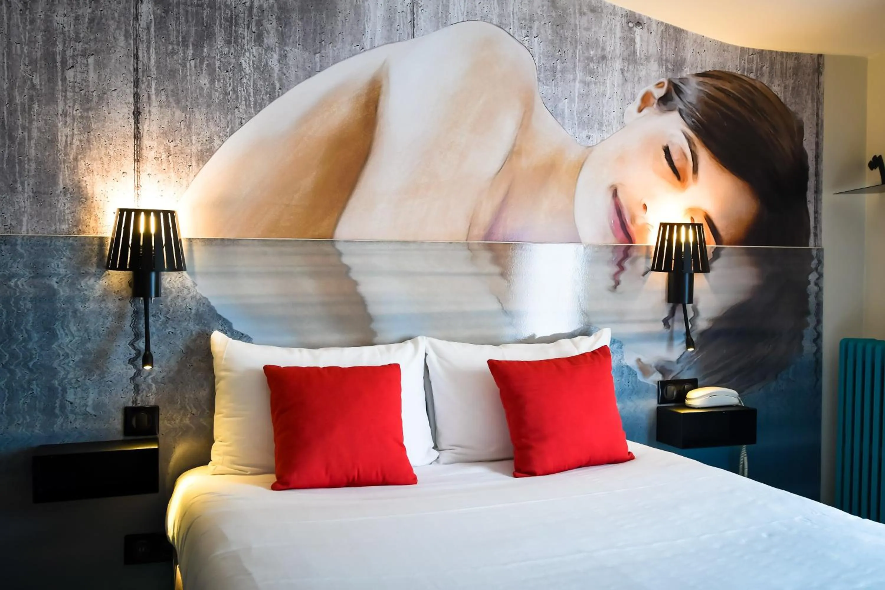 Bed in Hôtel Le Bord'O Vieux Port