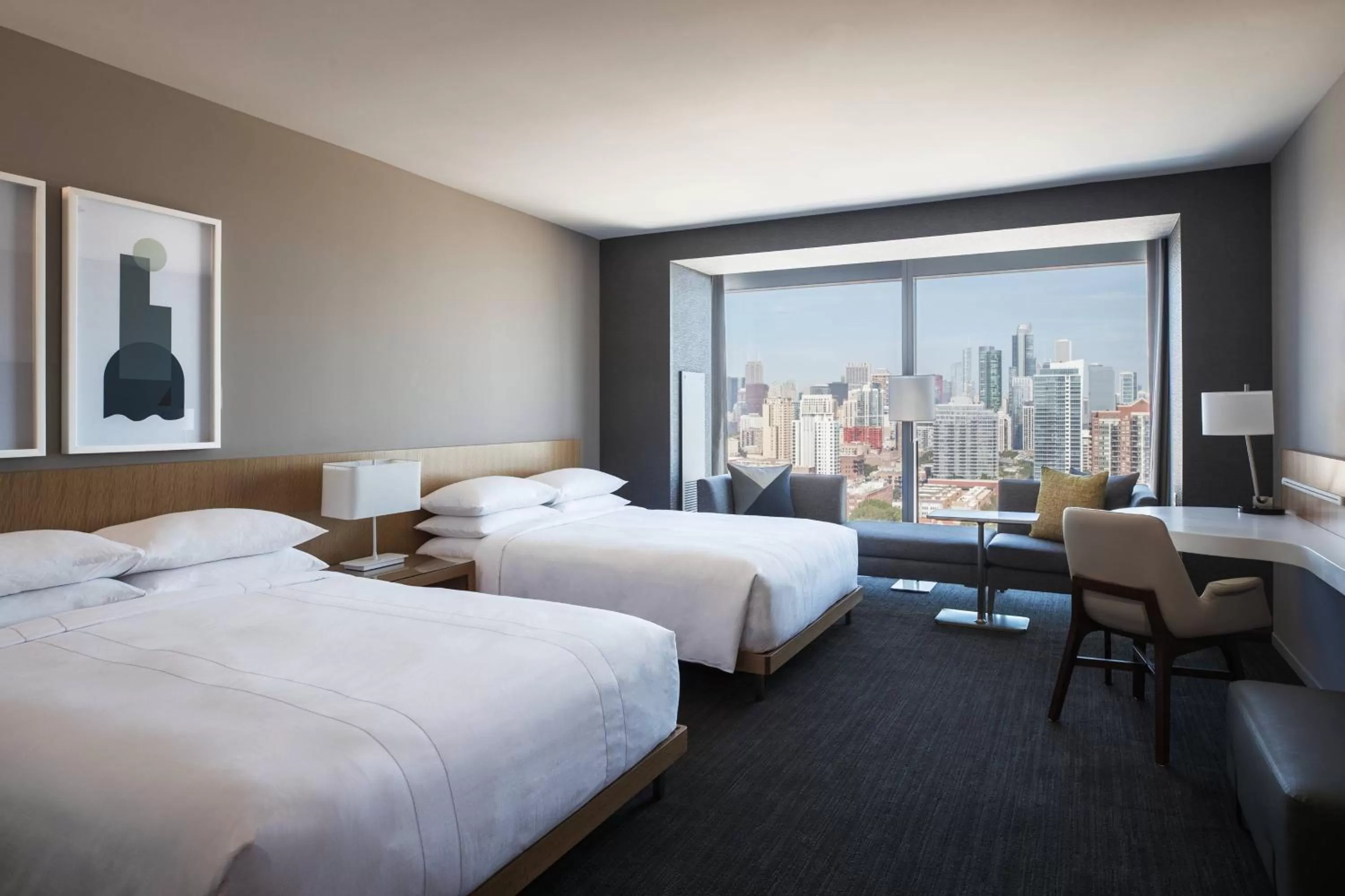 Photo of the whole room, Bed in Marriott Marquis Chicago
