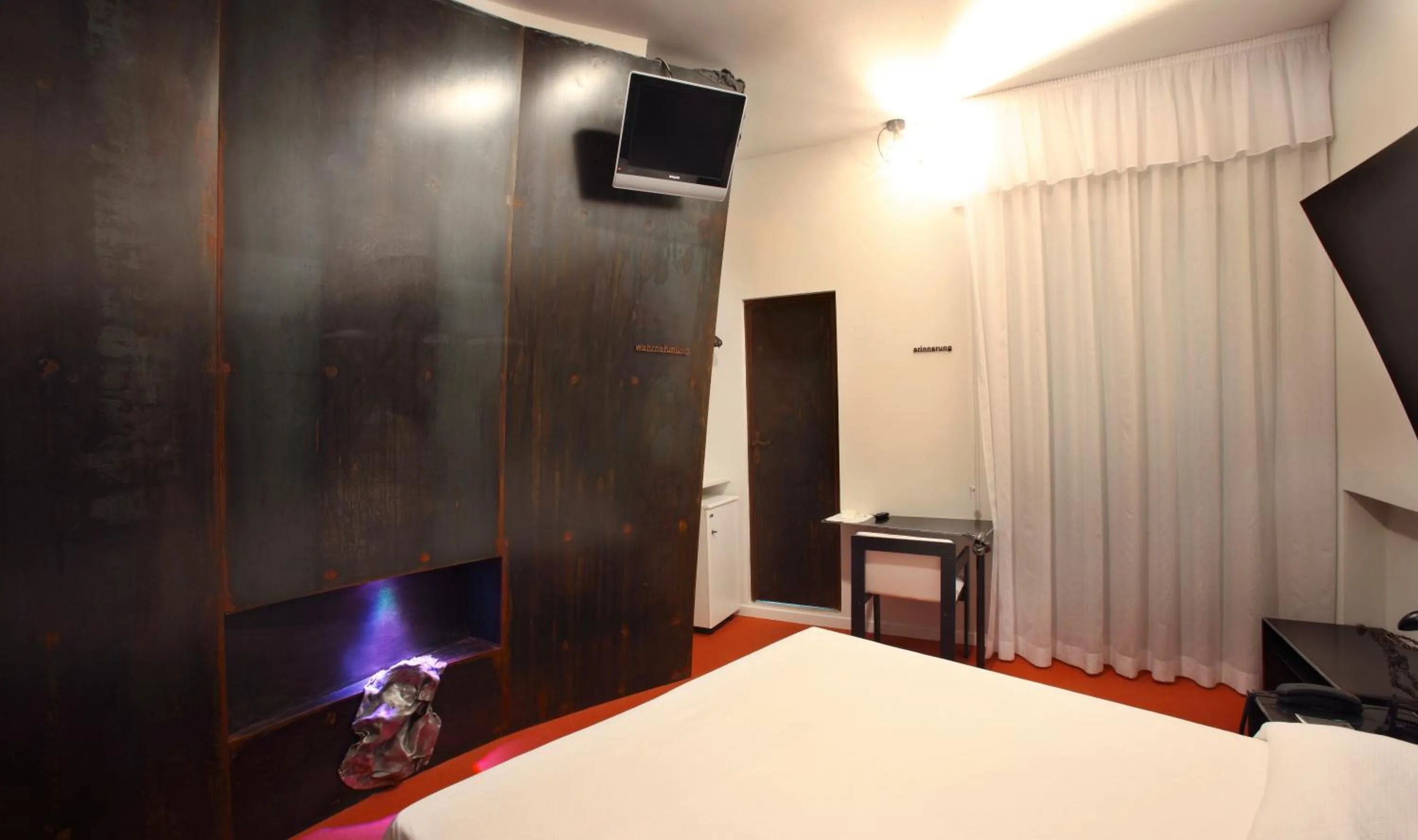 Bed in Hotel Alexander Museum Palace