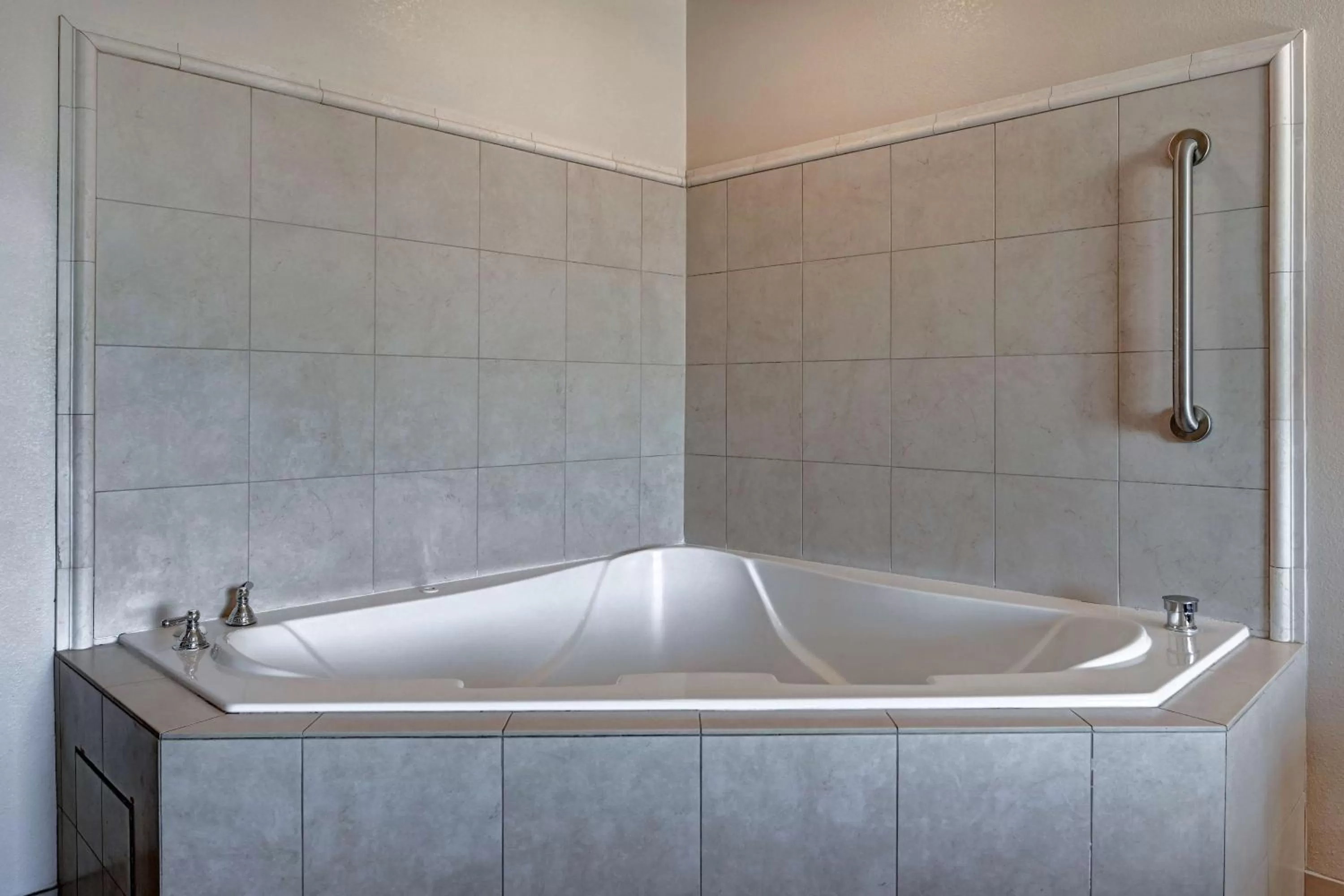 Bathroom in Hilton Garden Inn San Bernardino