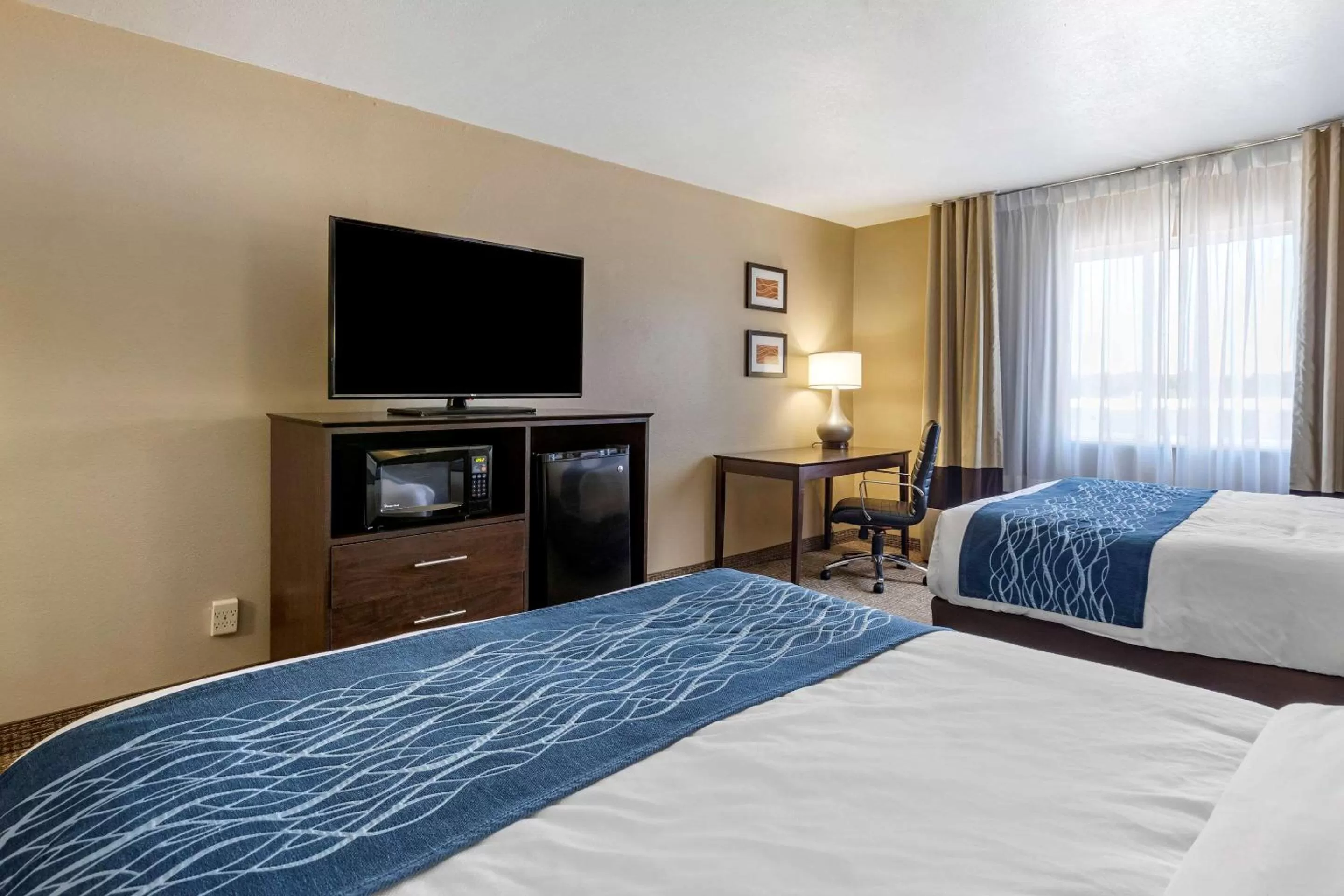 Bedroom, Bed in Comfort Inn & Suites Waterloo - Cedar Falls