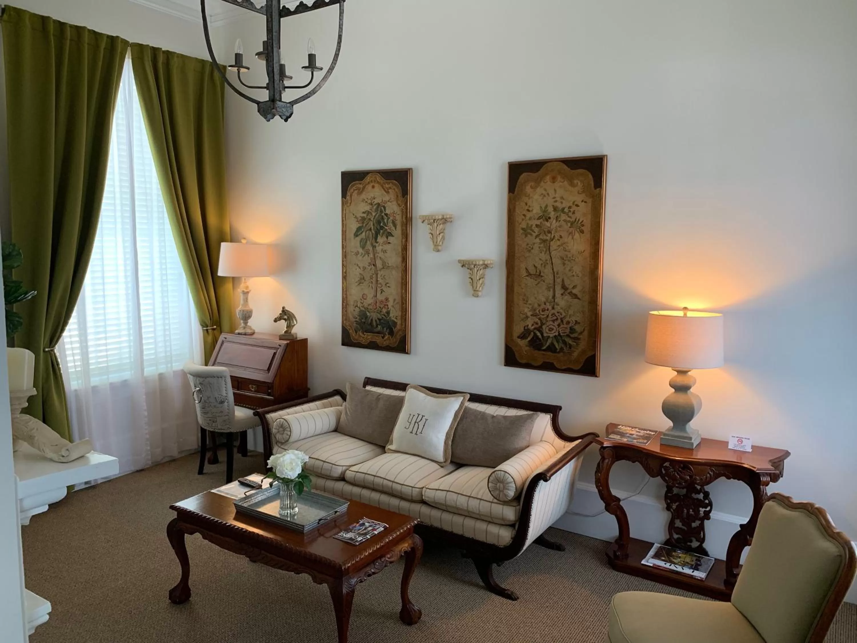 Living room, Bed in The Kendall