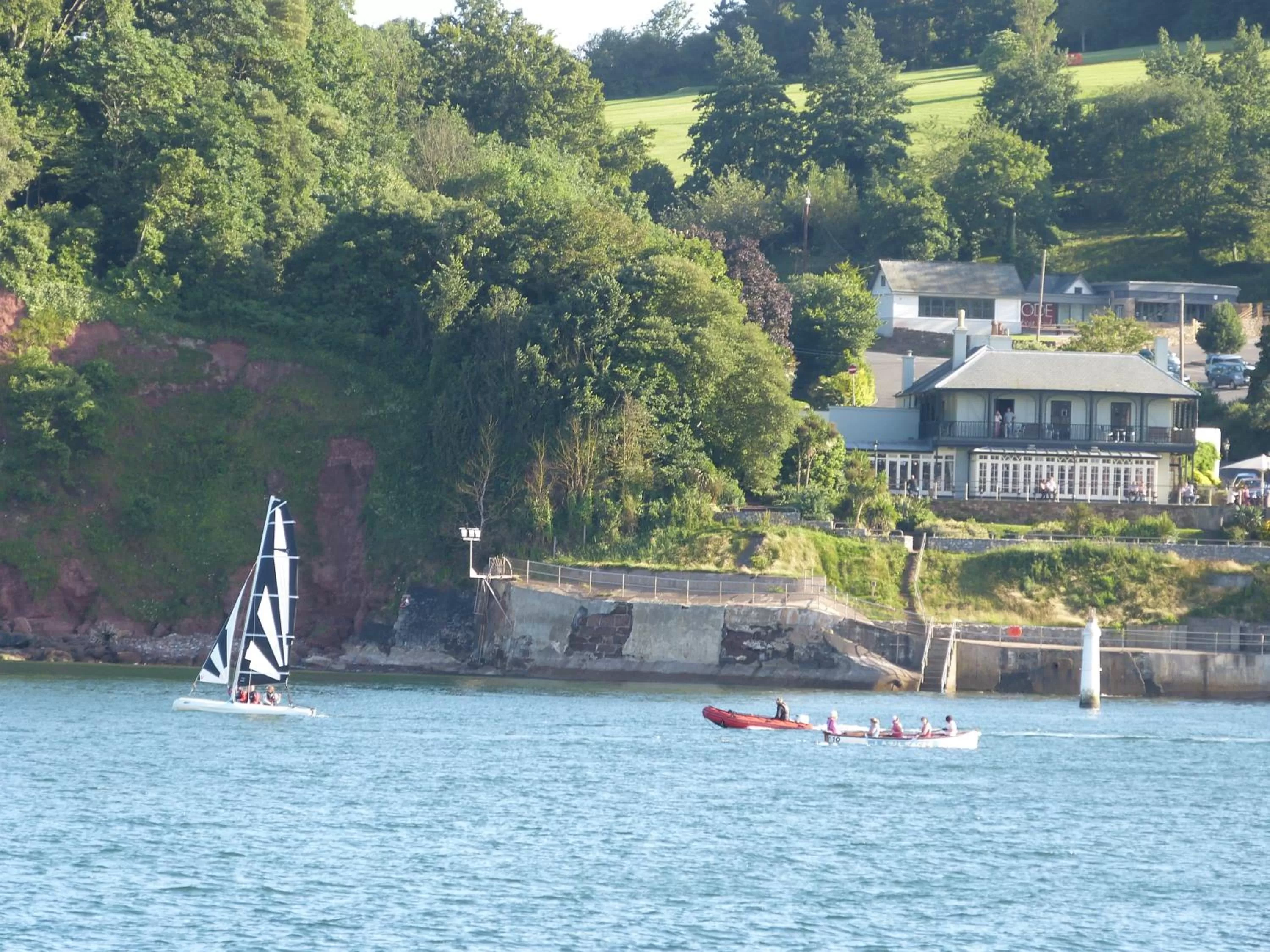 Nearby landmark in The Thornhill