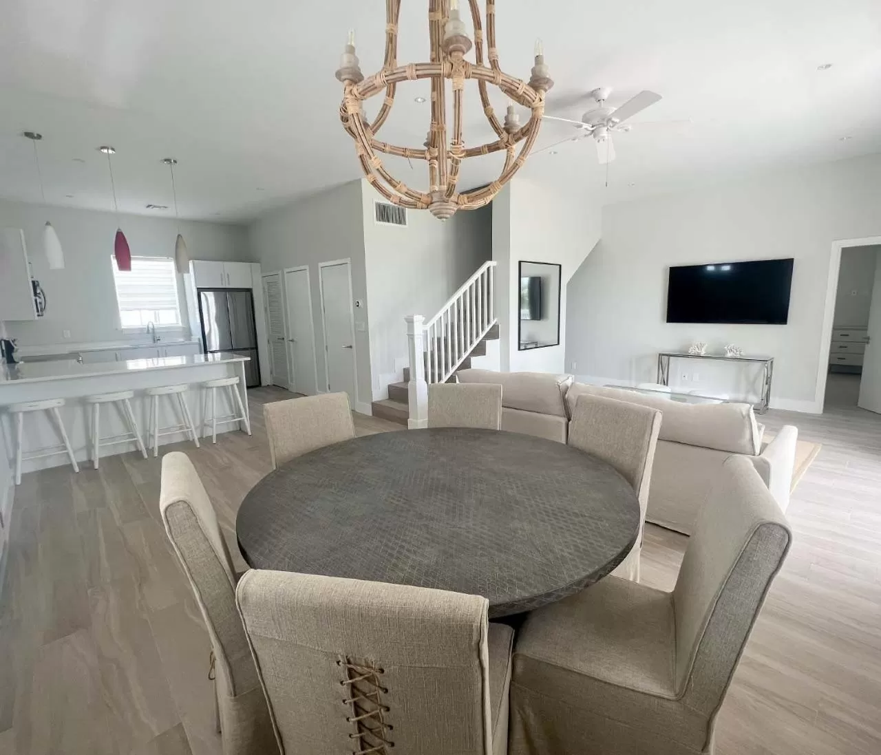 Dining Area in Palm Cay Marina and Resort