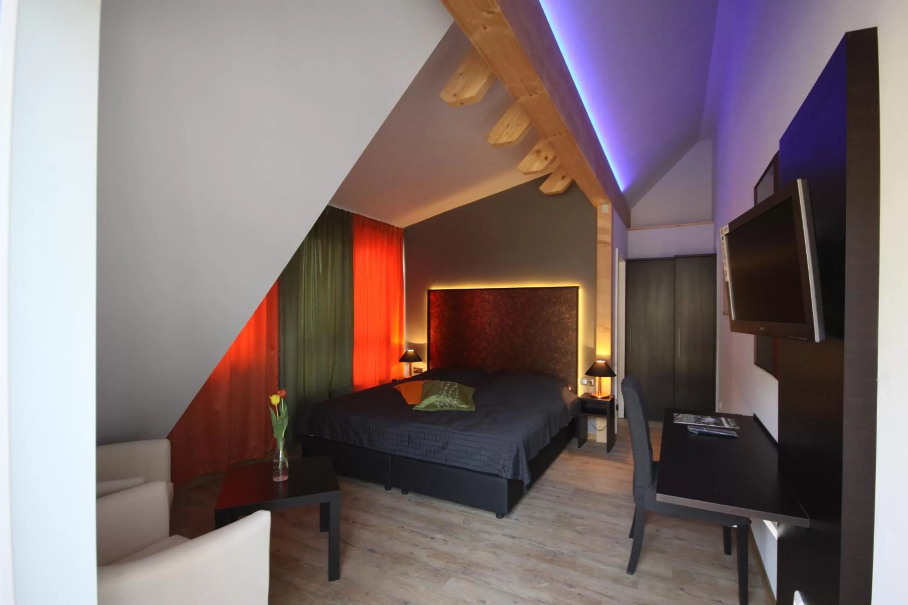 Photo of the whole room, Bed in Hotel Restaurant Lindenhof