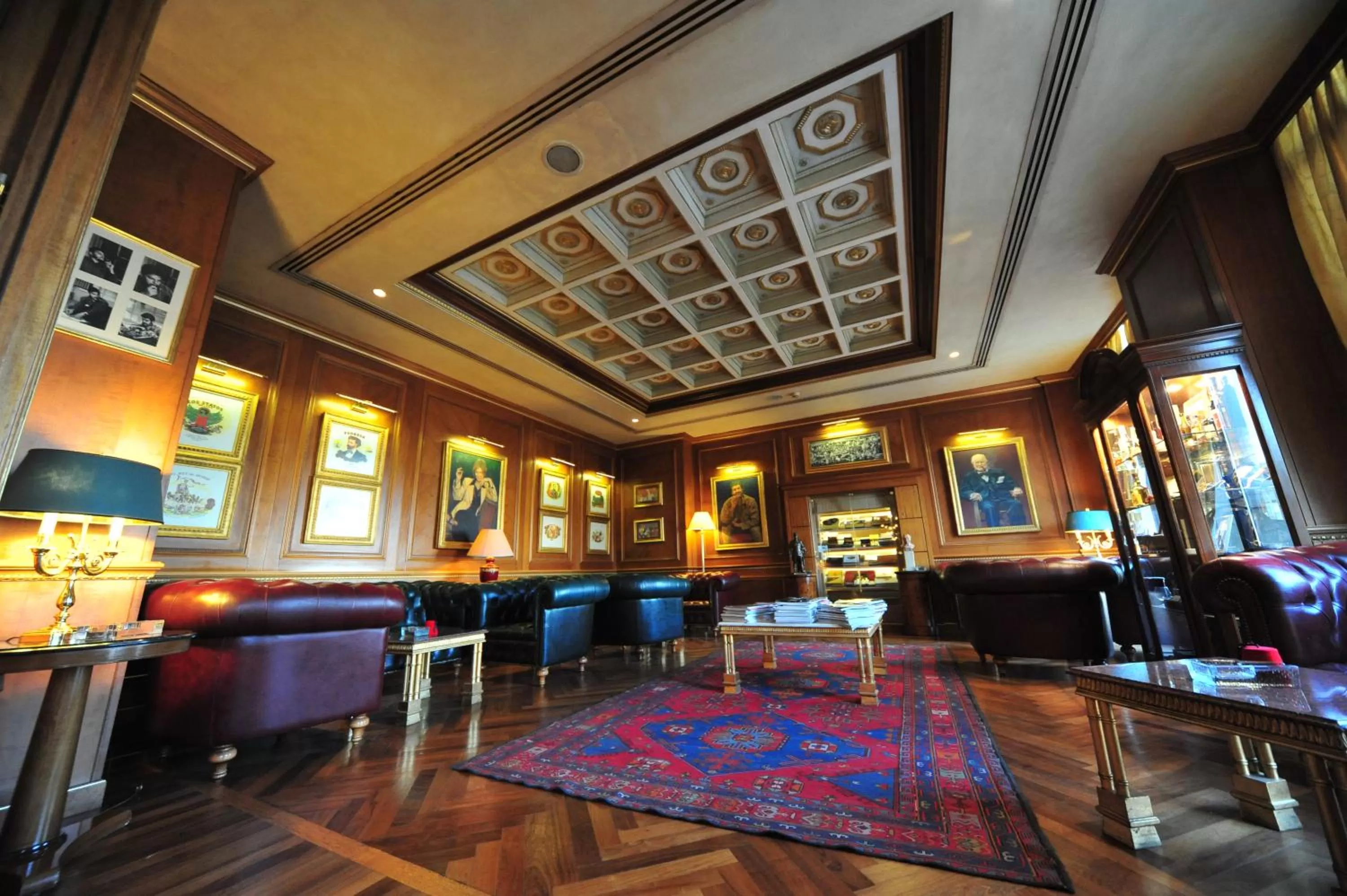 Communal lounge/ TV room in Regency Palace Amman