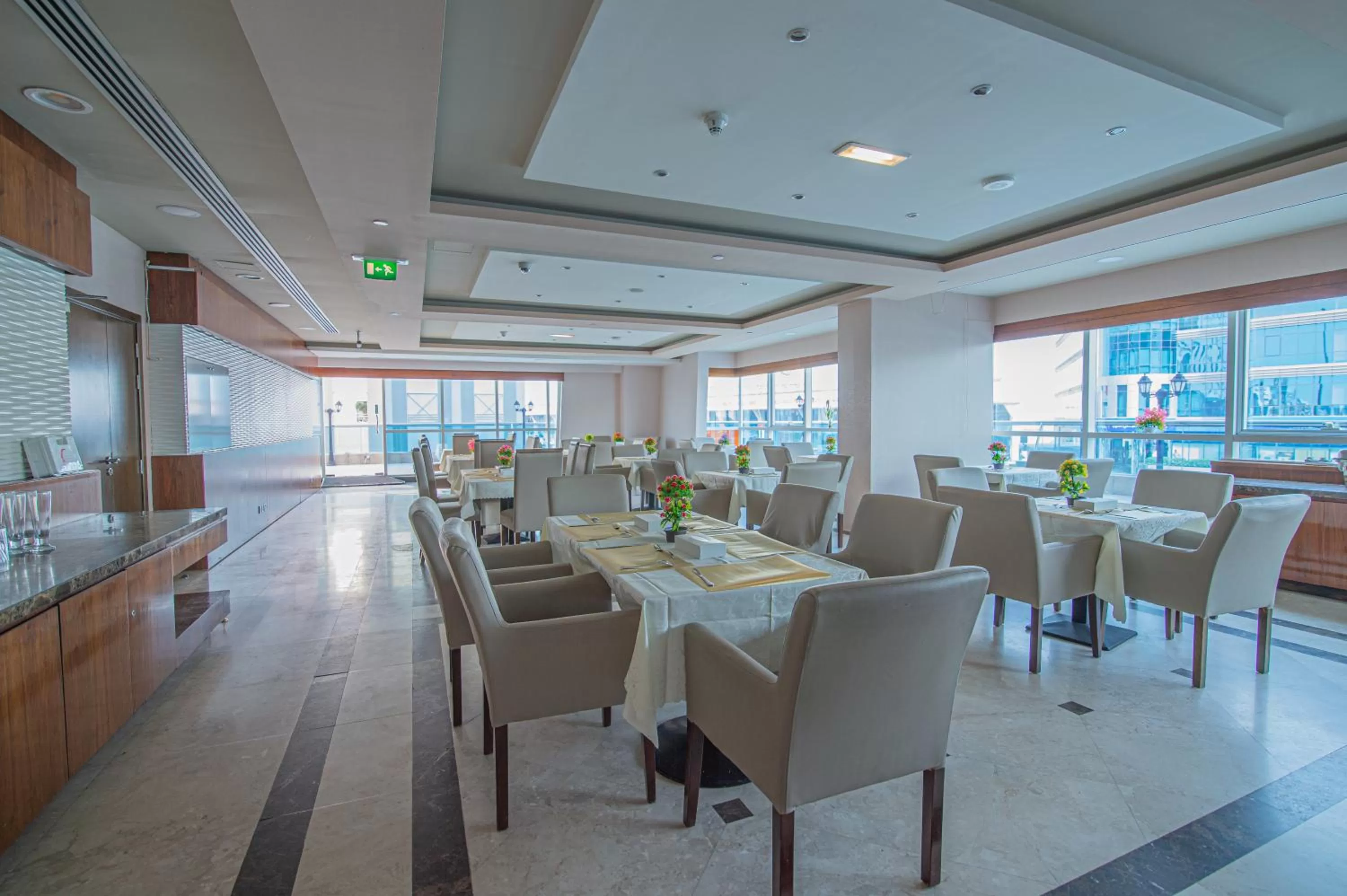 Restaurant/places to eat in VISTA HOTEL APARTMENTS DELUXE