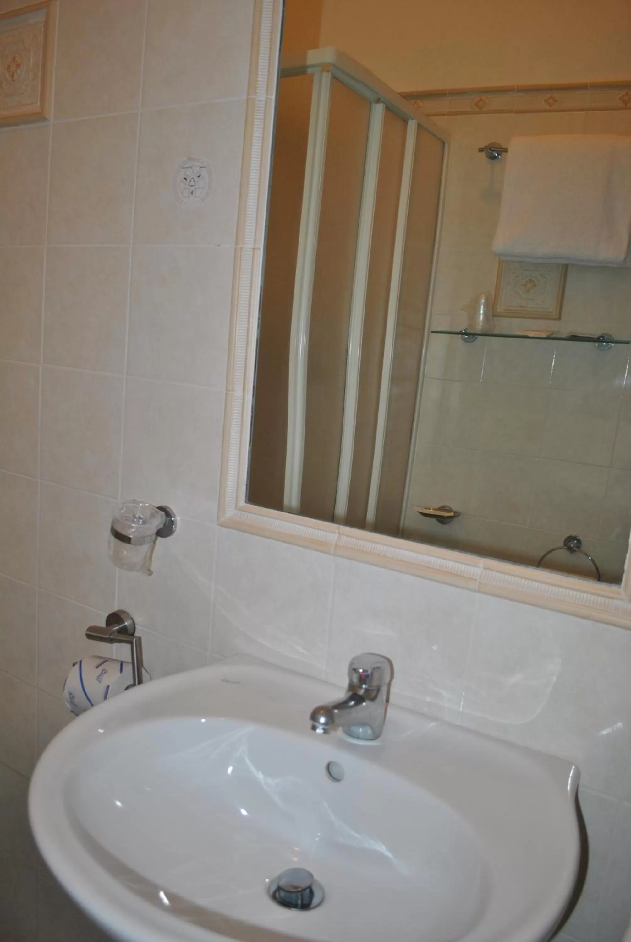 Bathroom in AUTO PARK Hotel