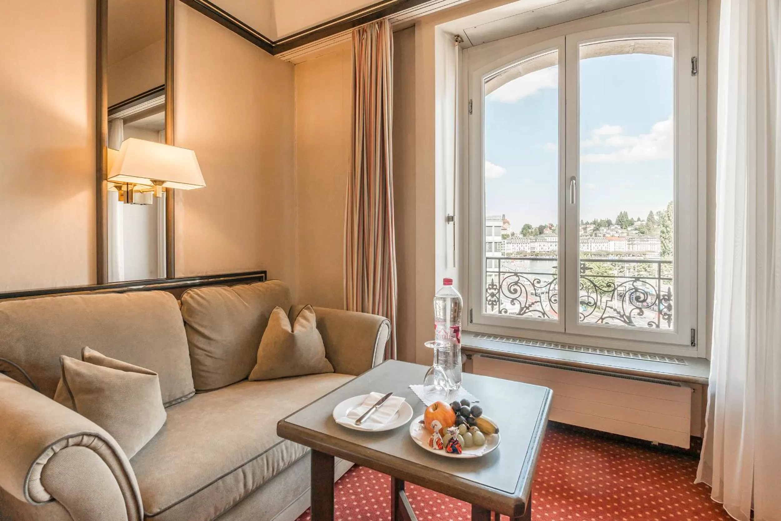 Photo of the whole room in Hotel Monopol Luzern