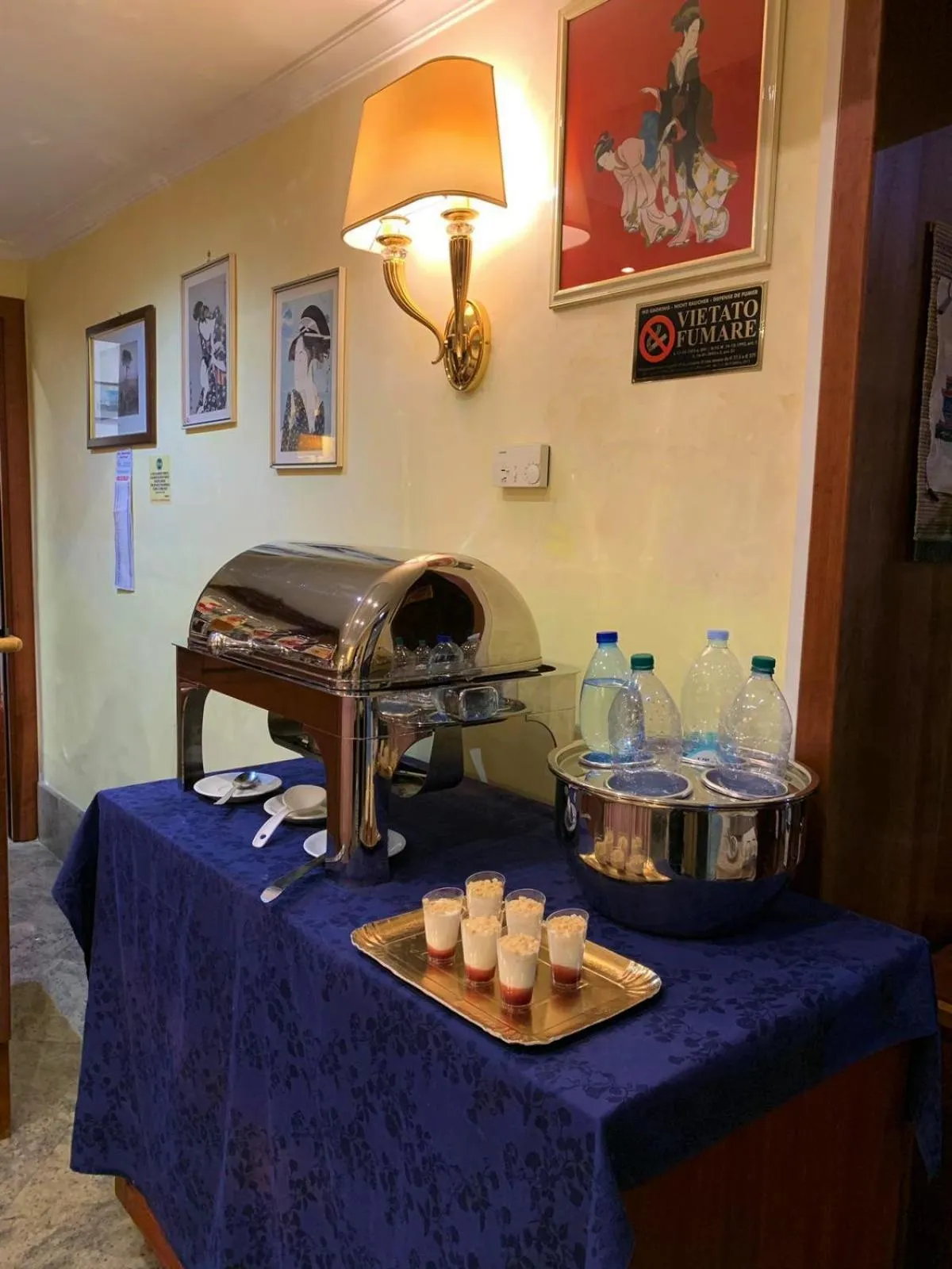 Restaurant/places to eat in Hotel Stromboli