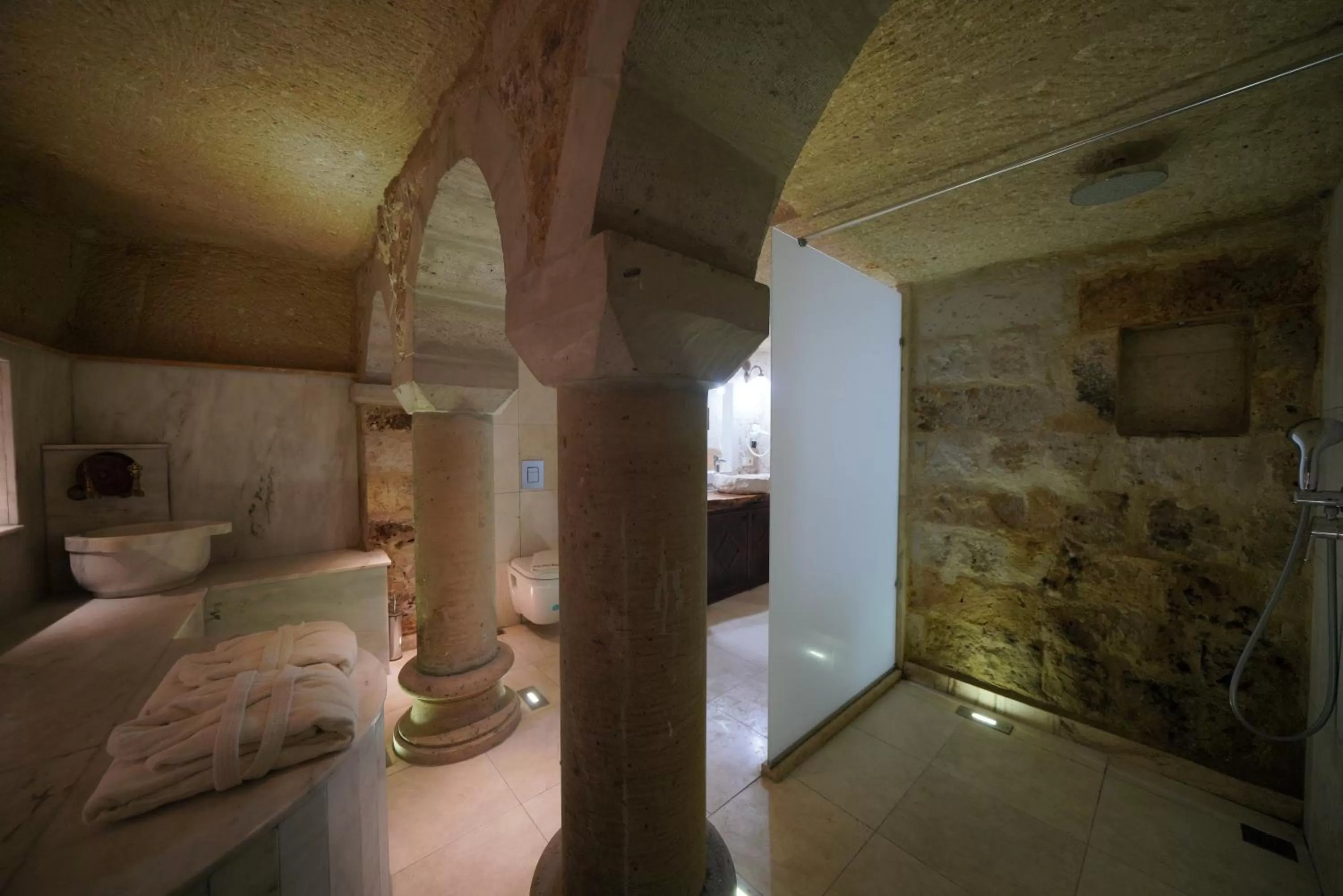 Bathroom in Shoestring Cave House