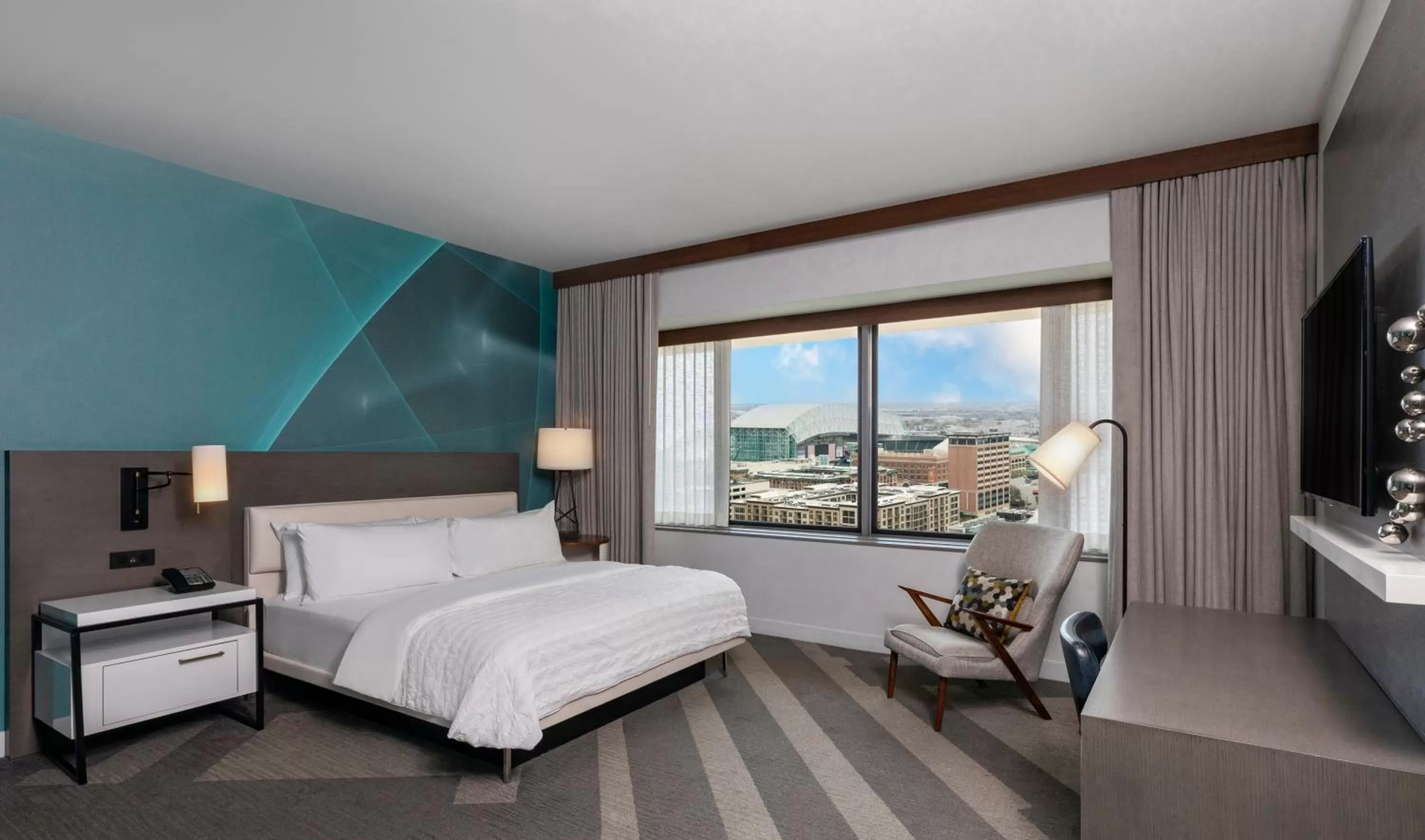 Bed in Le Meridien Houston Downtown