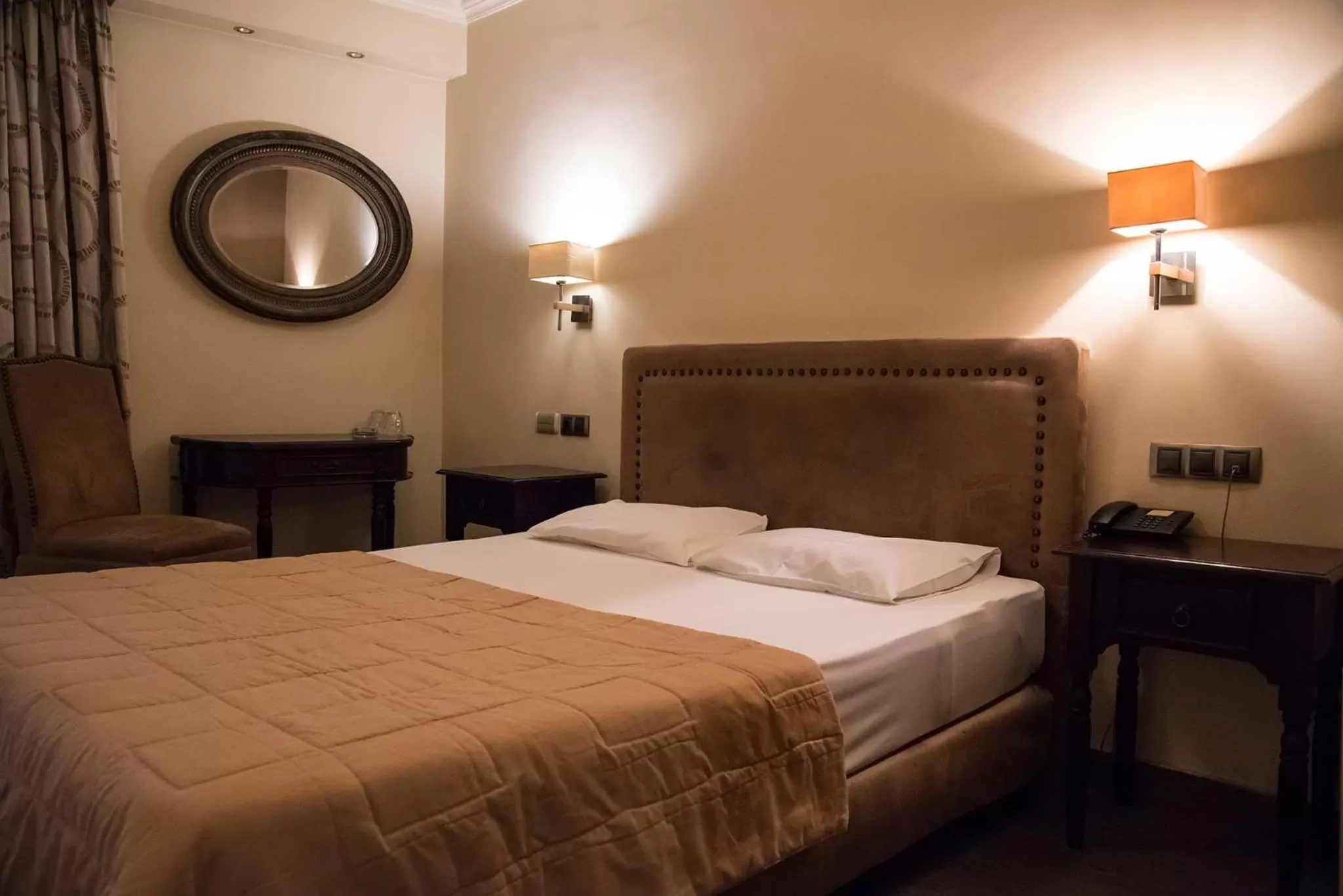 Bedroom, Bed in Hotel Maroussi