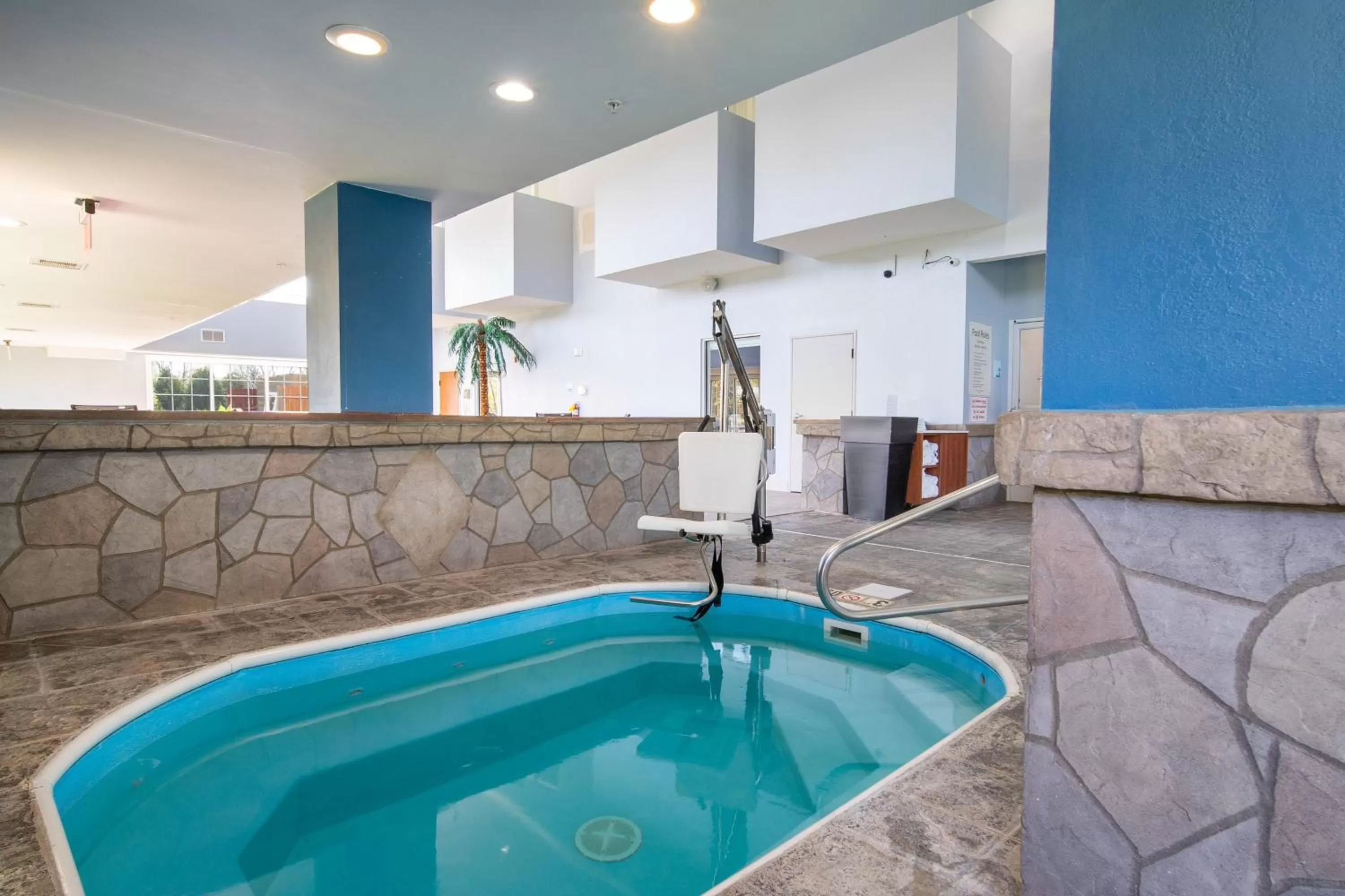 Spa and wellness centre/facilities in Holiday Inn Express Hotel & Suites Bedford by IHG