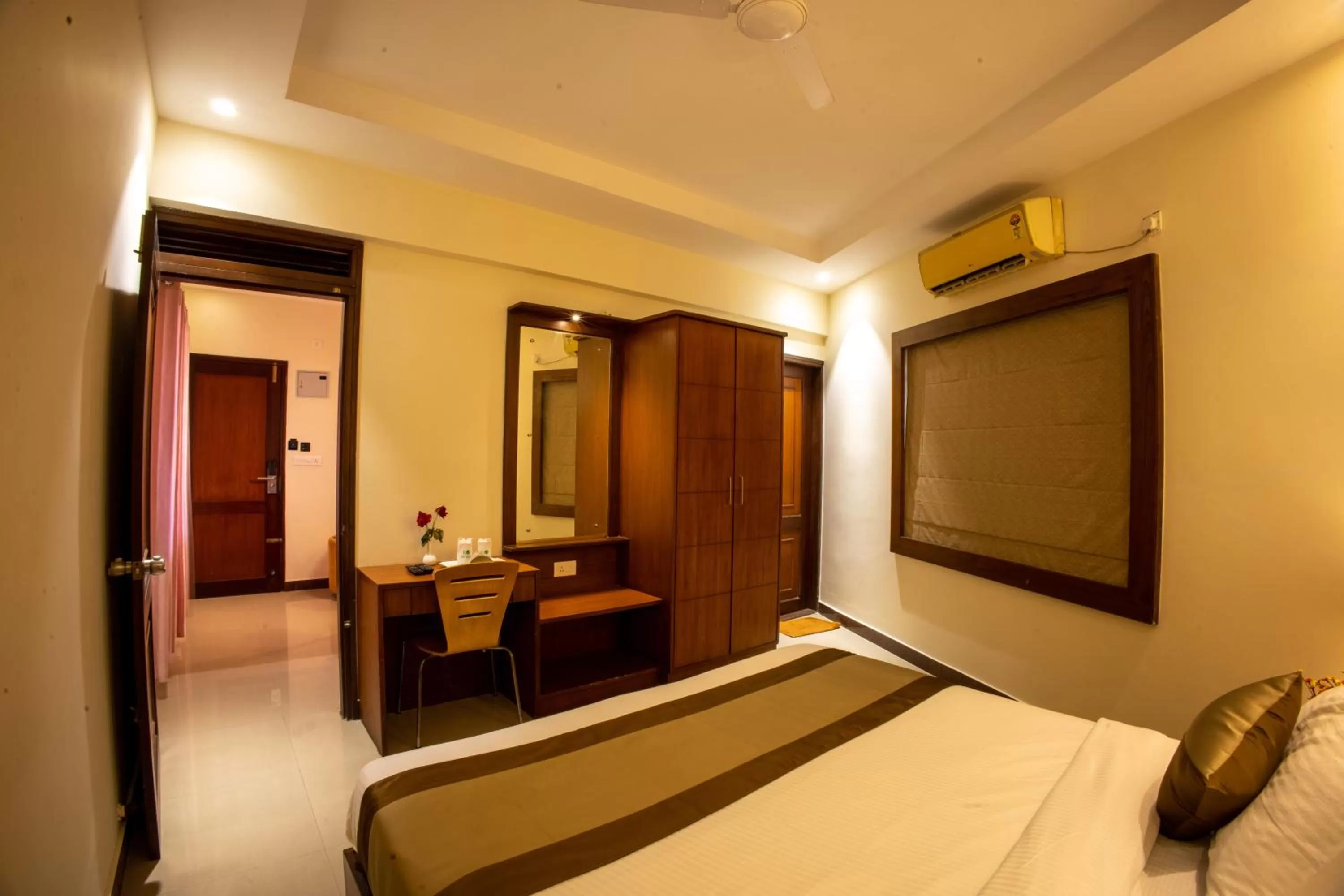 Bed in Metro Plaza Hotel by RAK Rooms, Mangaluru