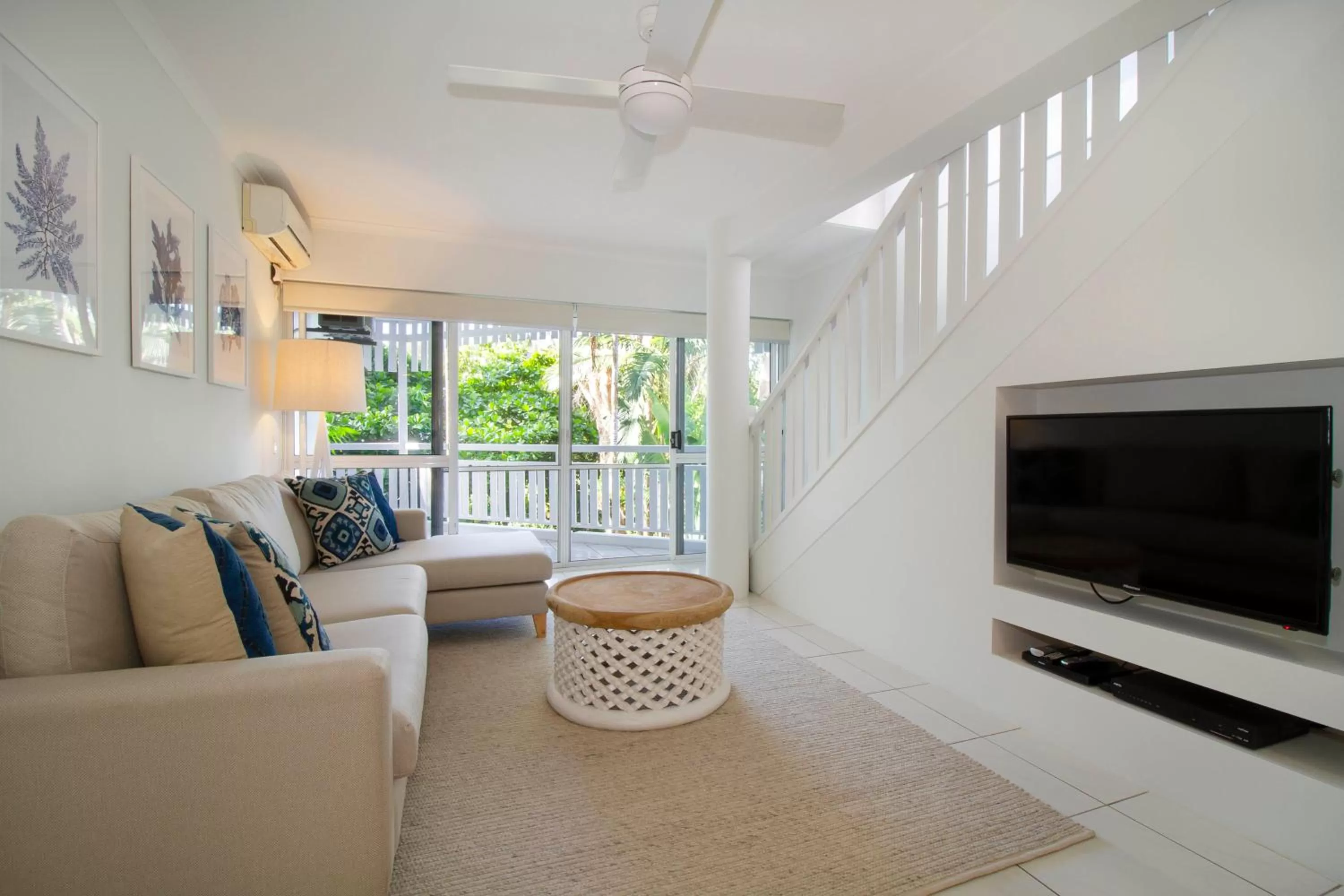 The White House Port Douglas