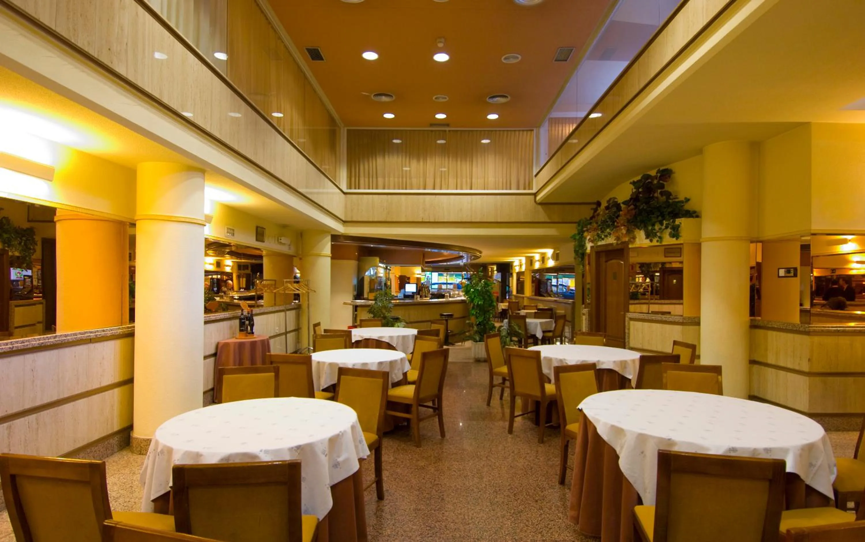Restaurant/places to eat in Hotel San Antonio
