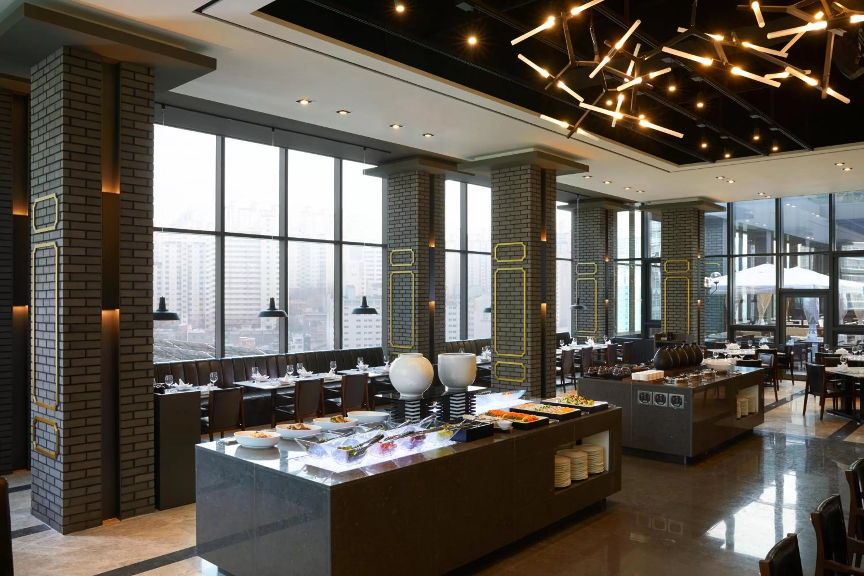 Restaurant/places to eat in GLAD Mapo