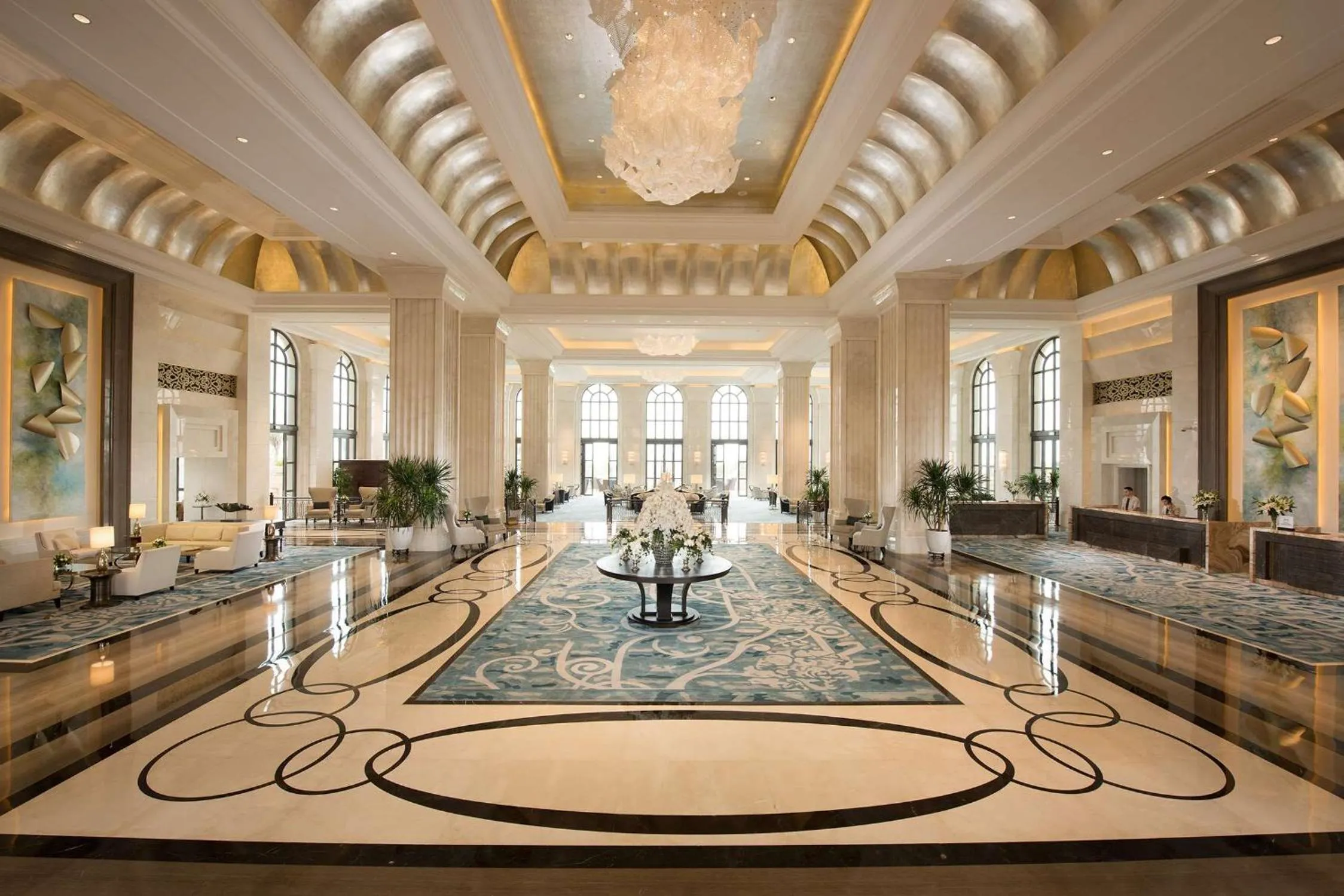 Lobby or reception in Hilton Haikou Meilan - Beachfront Hotel