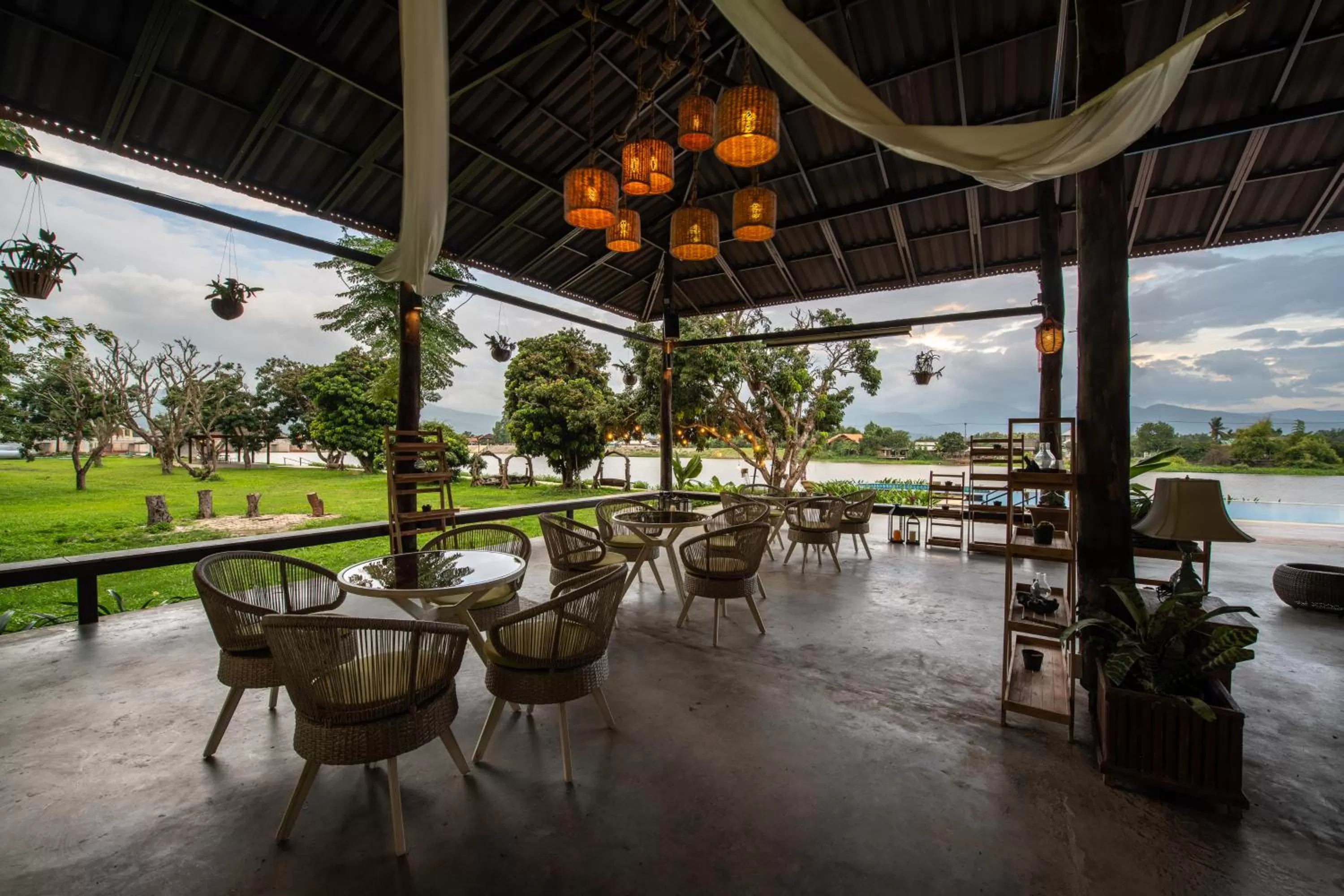 Restaurant/places to eat in Doi Inthanon Riverside resort