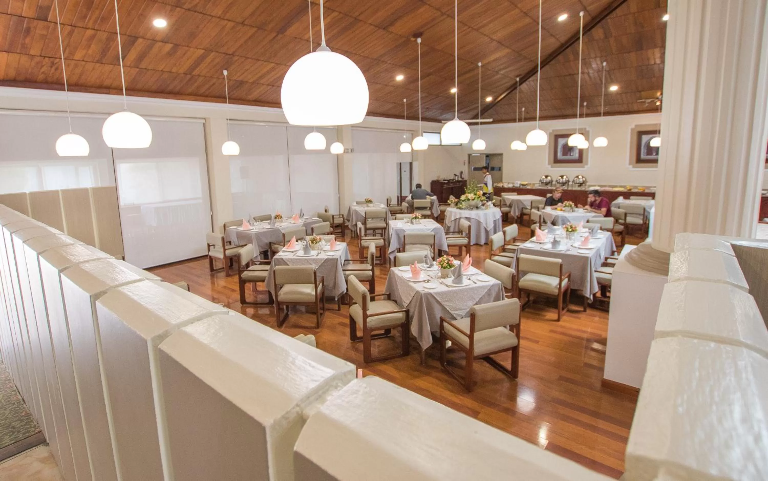 Restaurant/places to eat in Hotel Ajavi