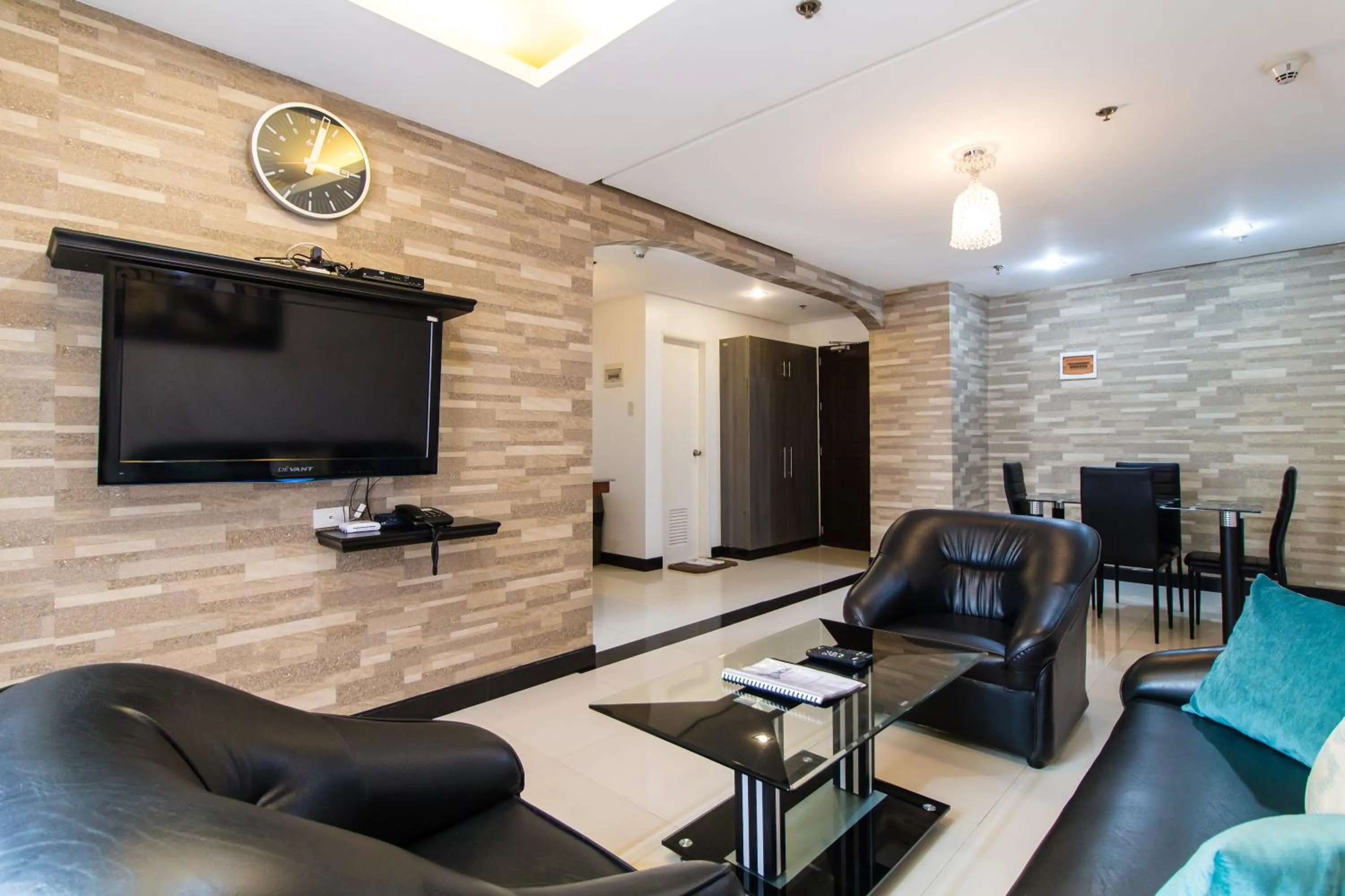 Dining area, Seating Area in Jmm Apartment Suites