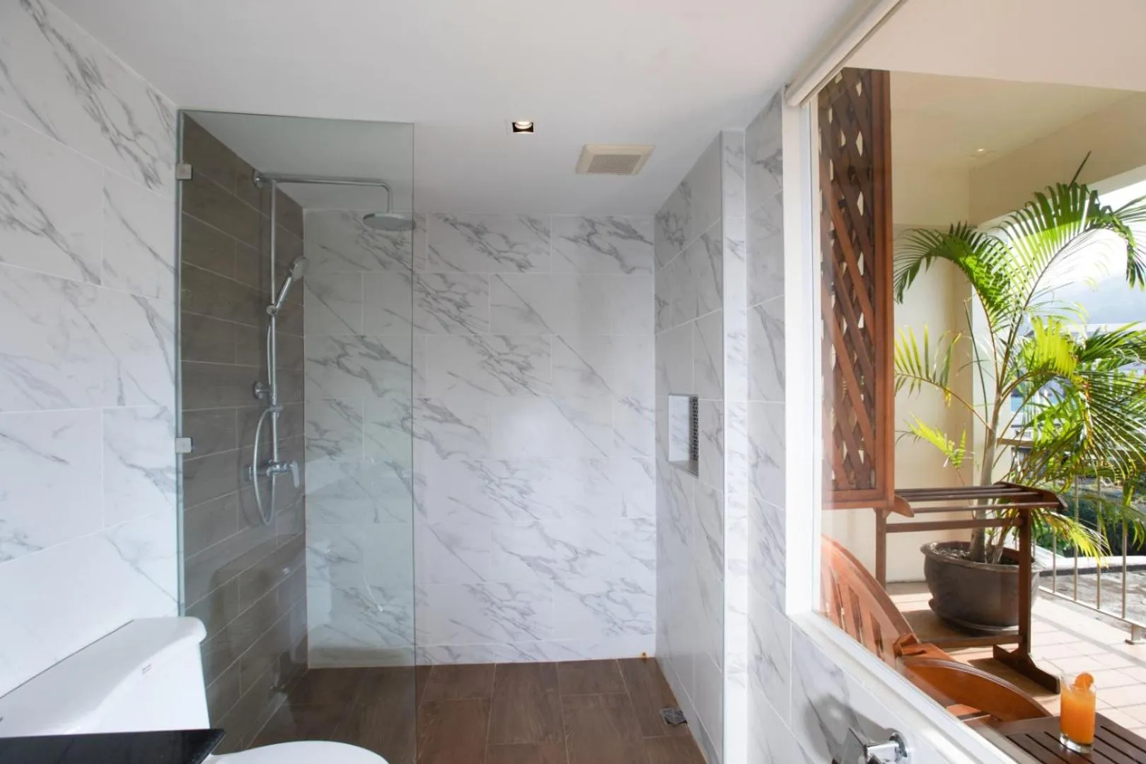 Shower in Orchid Garden Hotel Patong