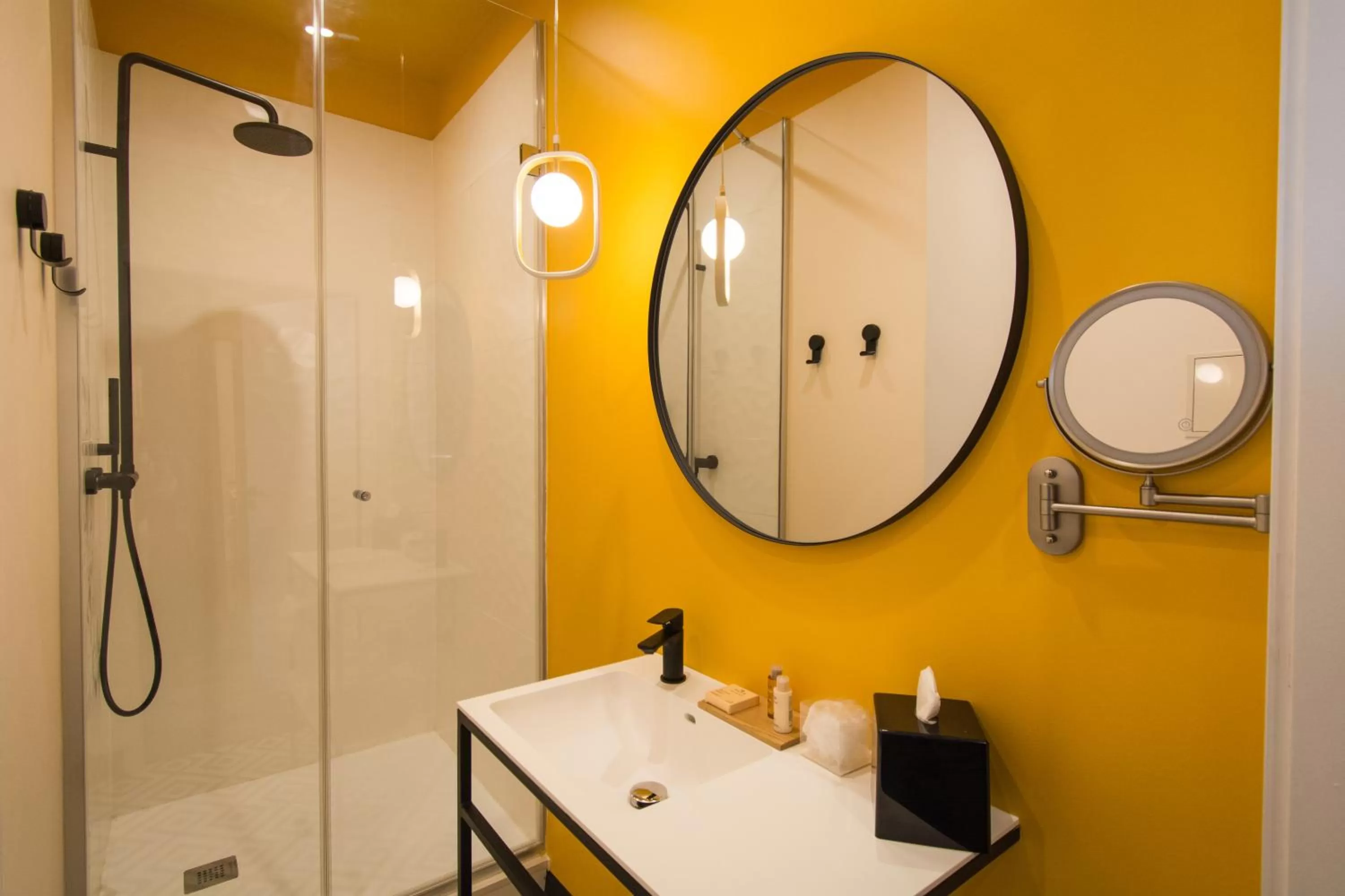 Bathroom in L' Hôtel & Spa Ribeauville- Haut-Koenigsbourg