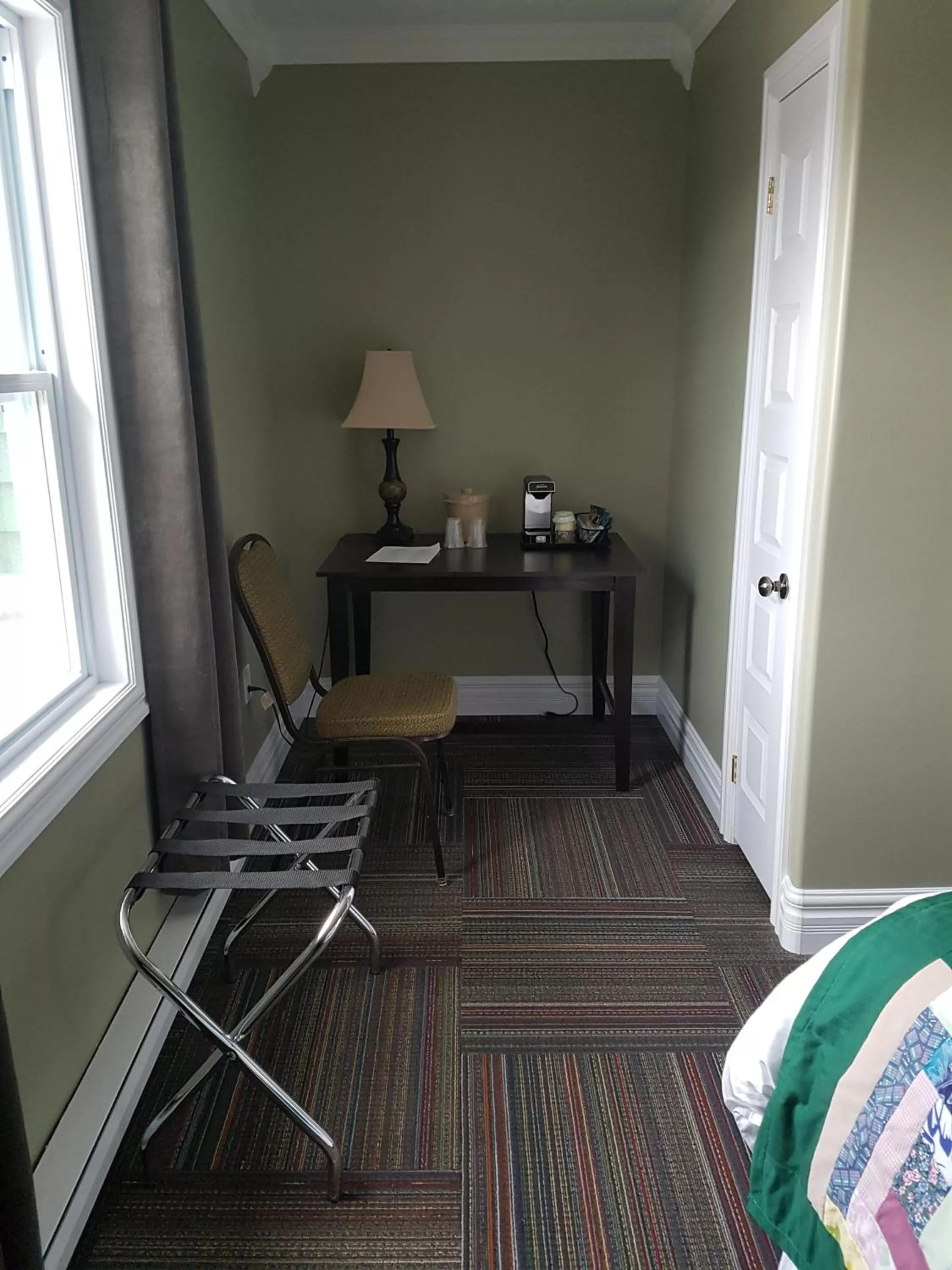 Seating area in Seaport Inn