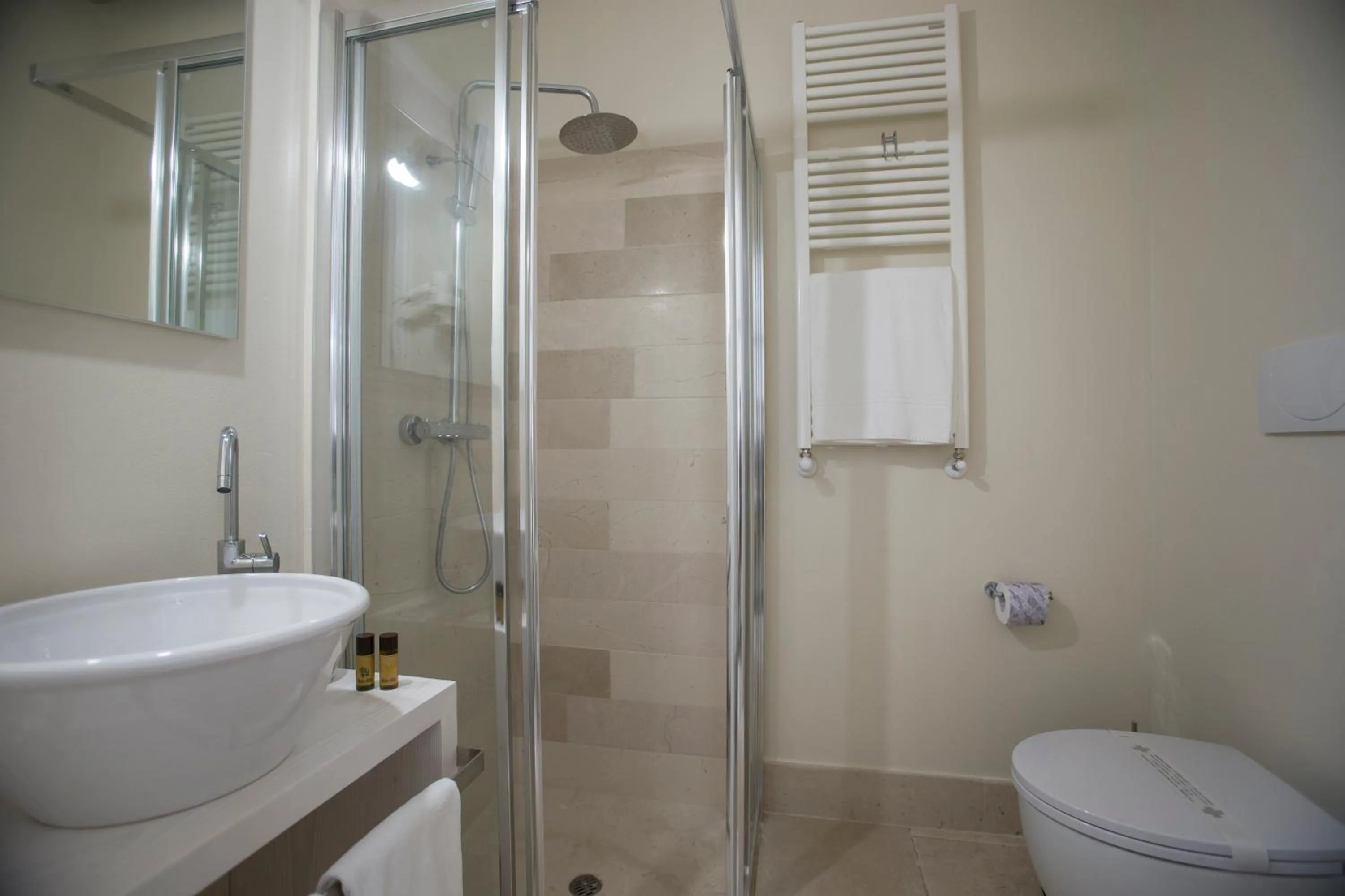 Photo of the whole room in Masseria Mongiò dell'Elefante