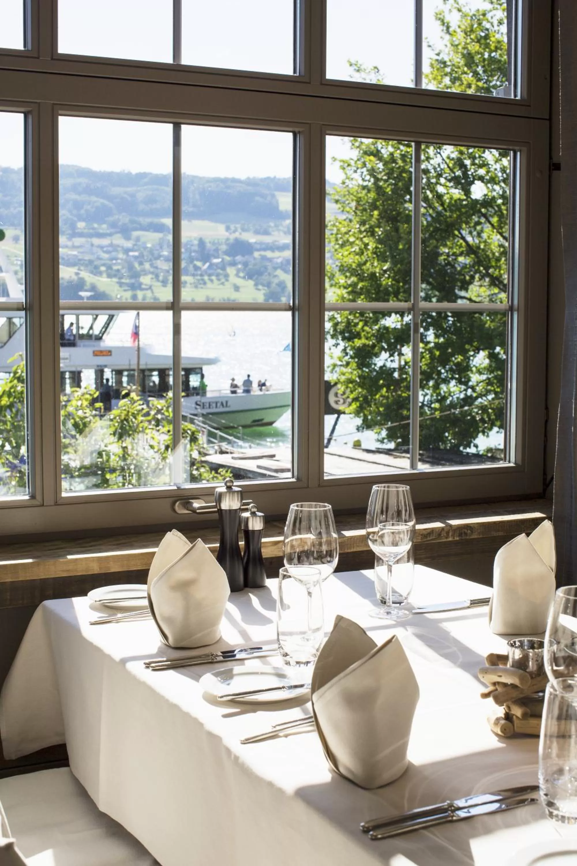 Restaurant/places to eat in Seerose Resort & Spa