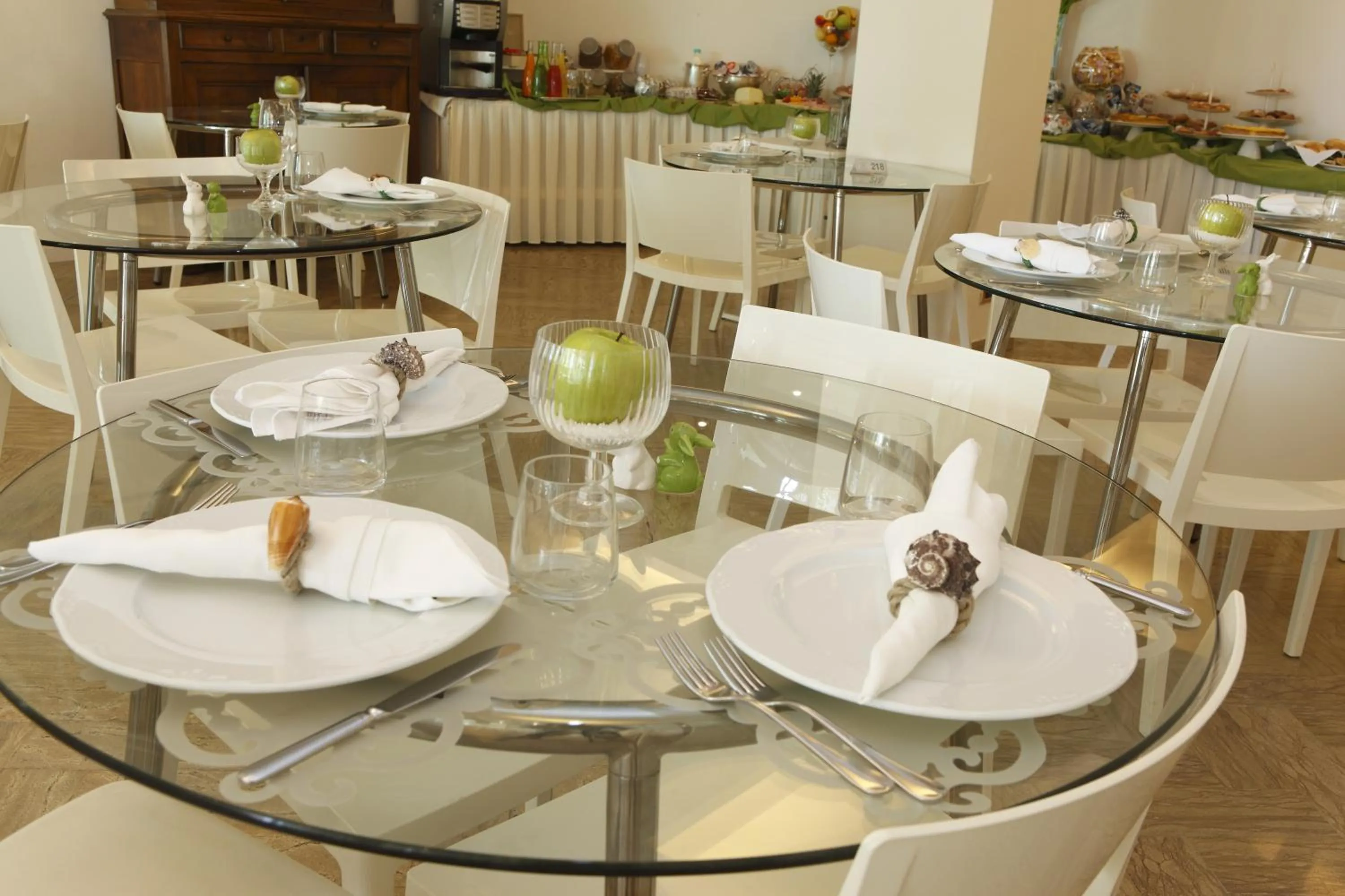 Restaurant/places to eat in Hotel Principe