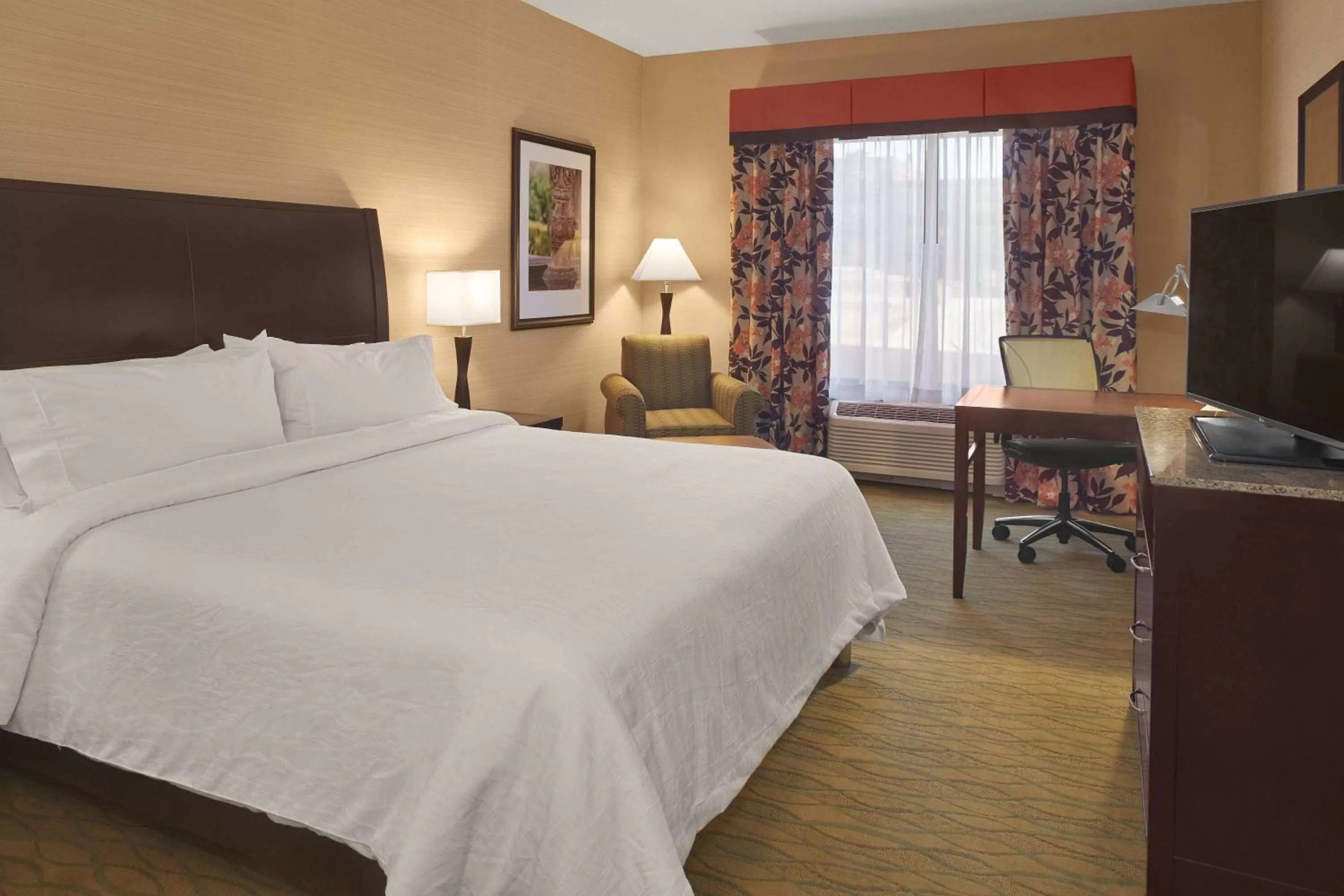 Bed in Hilton Garden Inn Akron