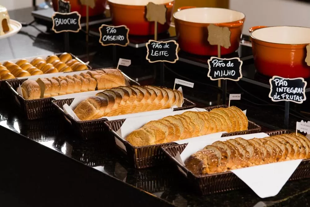 Food and drinks in Hotel Campo Largo Express