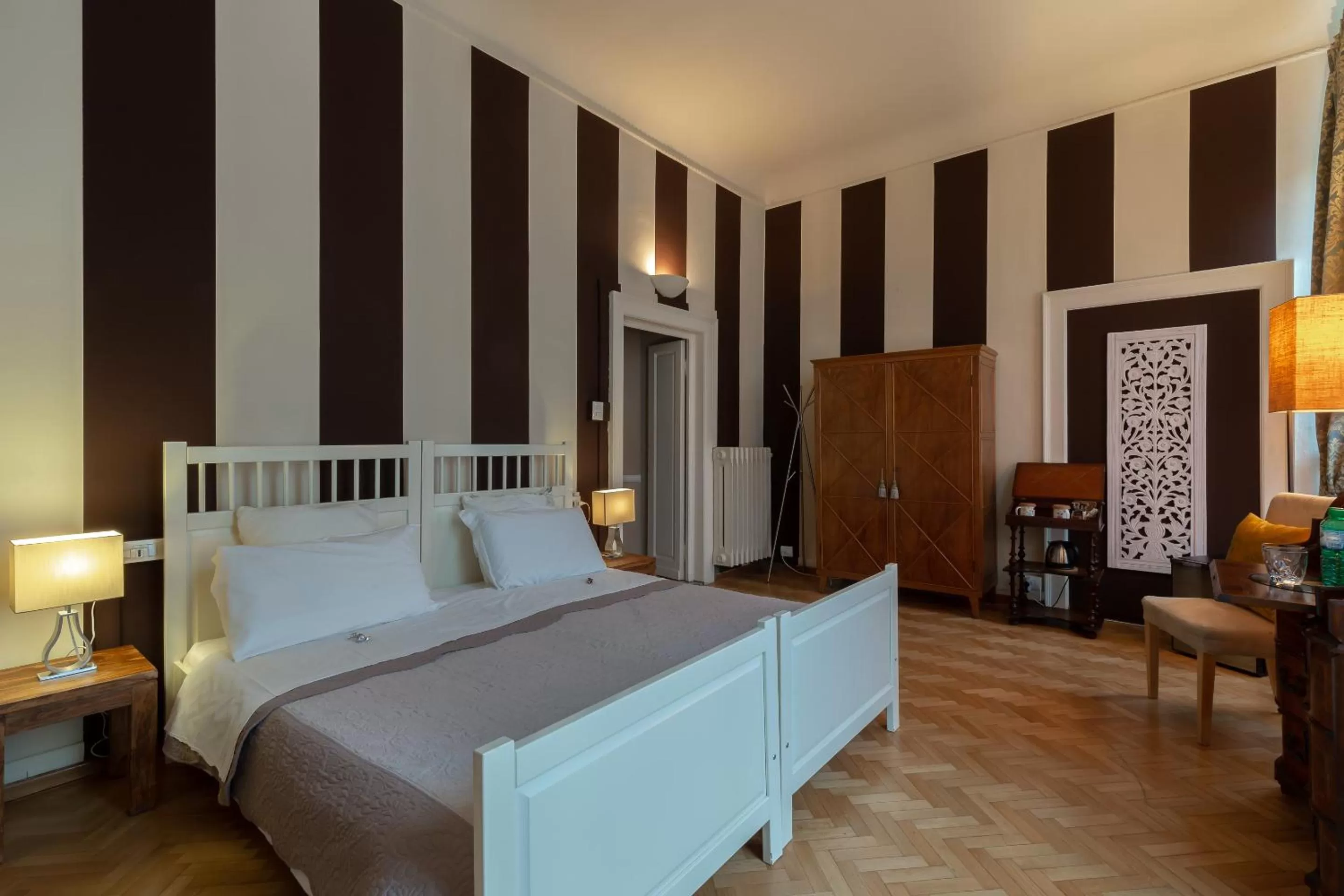 Photo of the whole room, Bed in Opera Boutique B&B