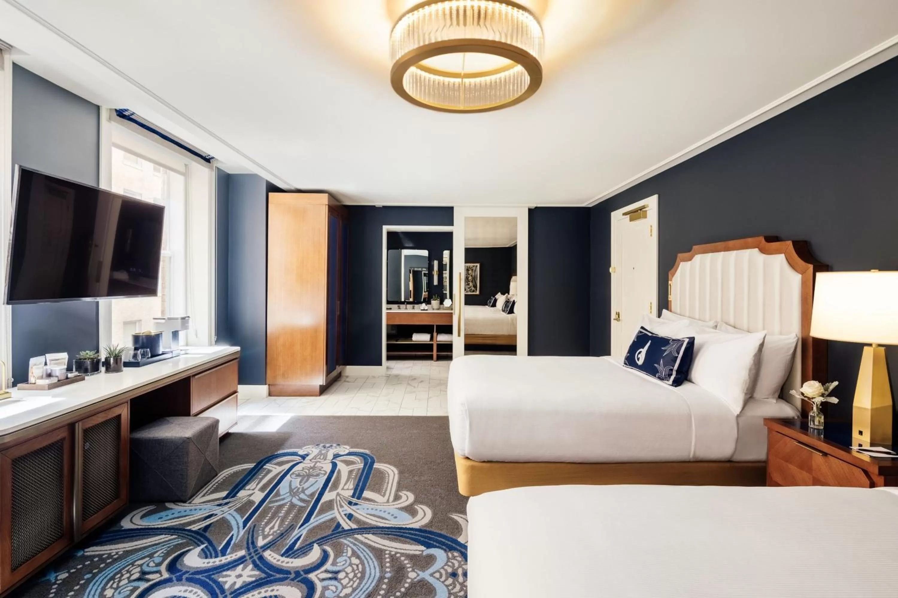 Bedroom, Bed in The National, Autograph Collection