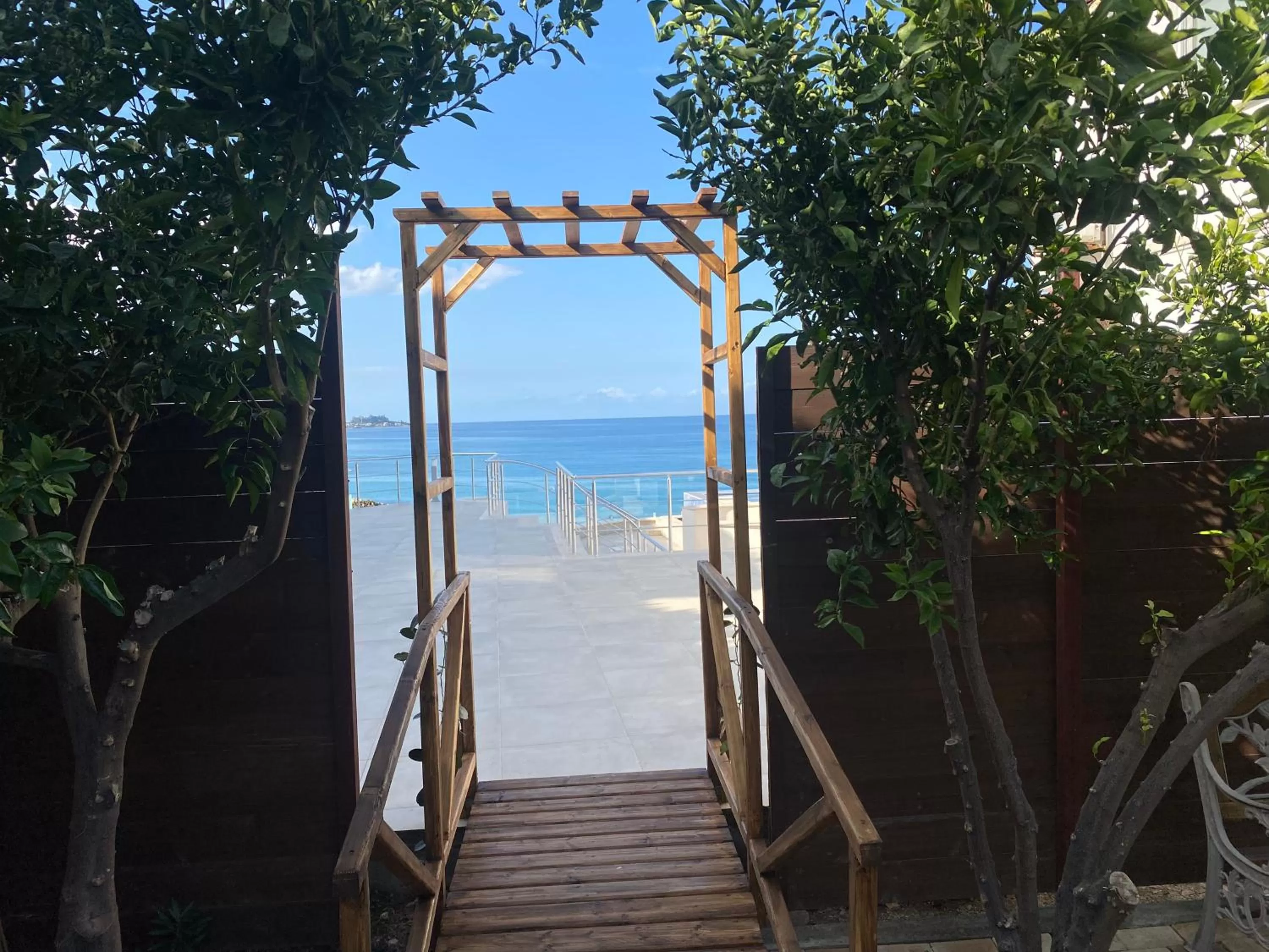 Garden in Sunside Inn Hotel