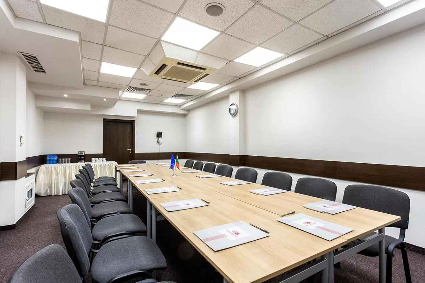 People in Sofia Palace Hotel by HMG