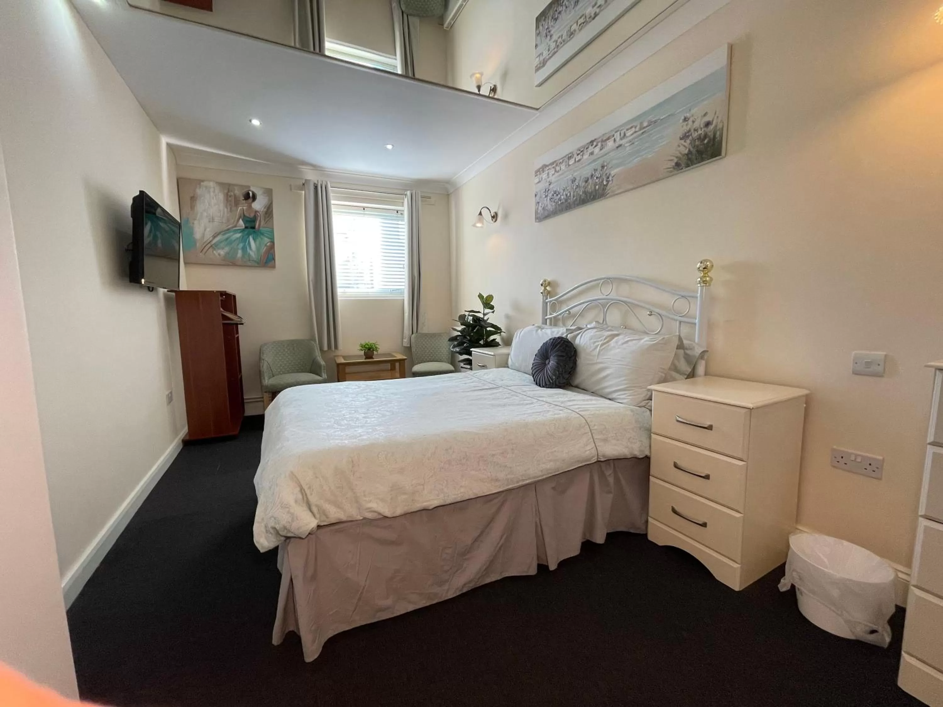 Bed in The Goodlife Guesthouse